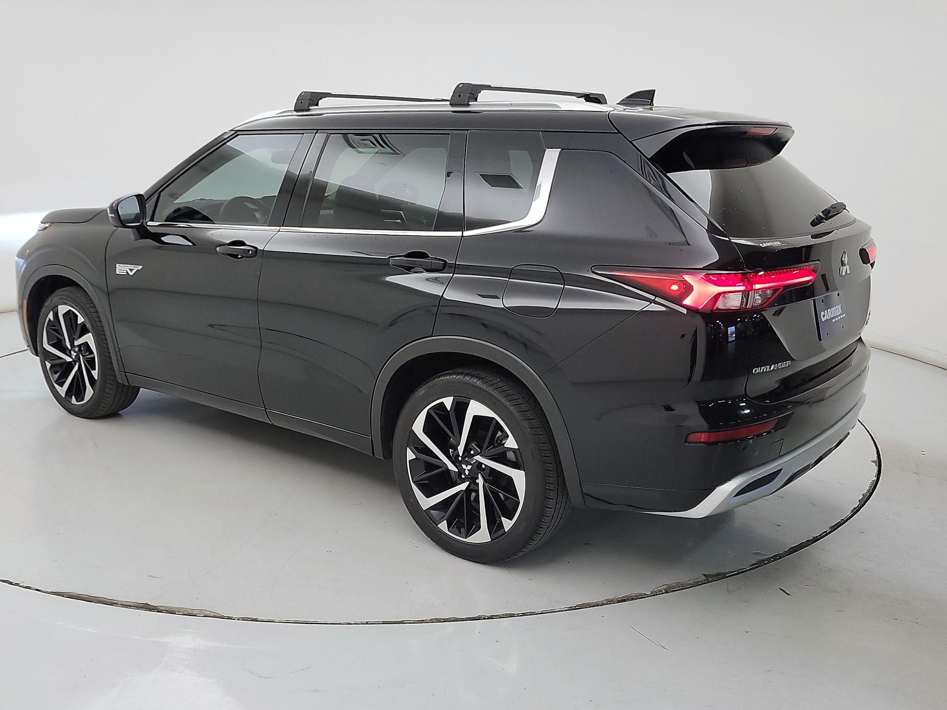 Thumbnail: 2023 Mitsubishi Outlander - 7