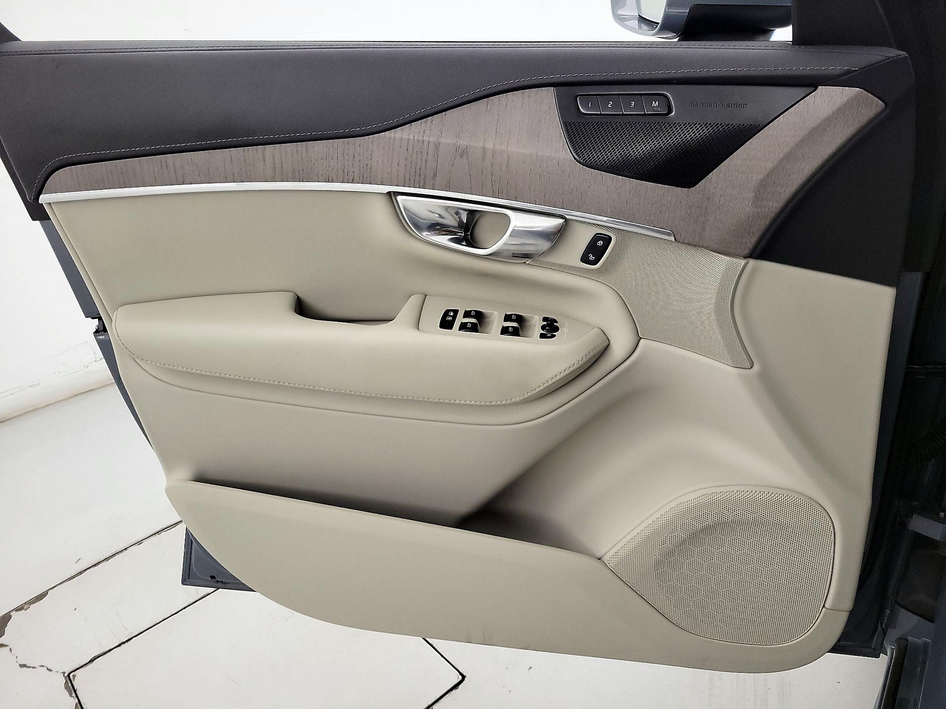Thumbnail: 2023 Volvo XC90 - 12