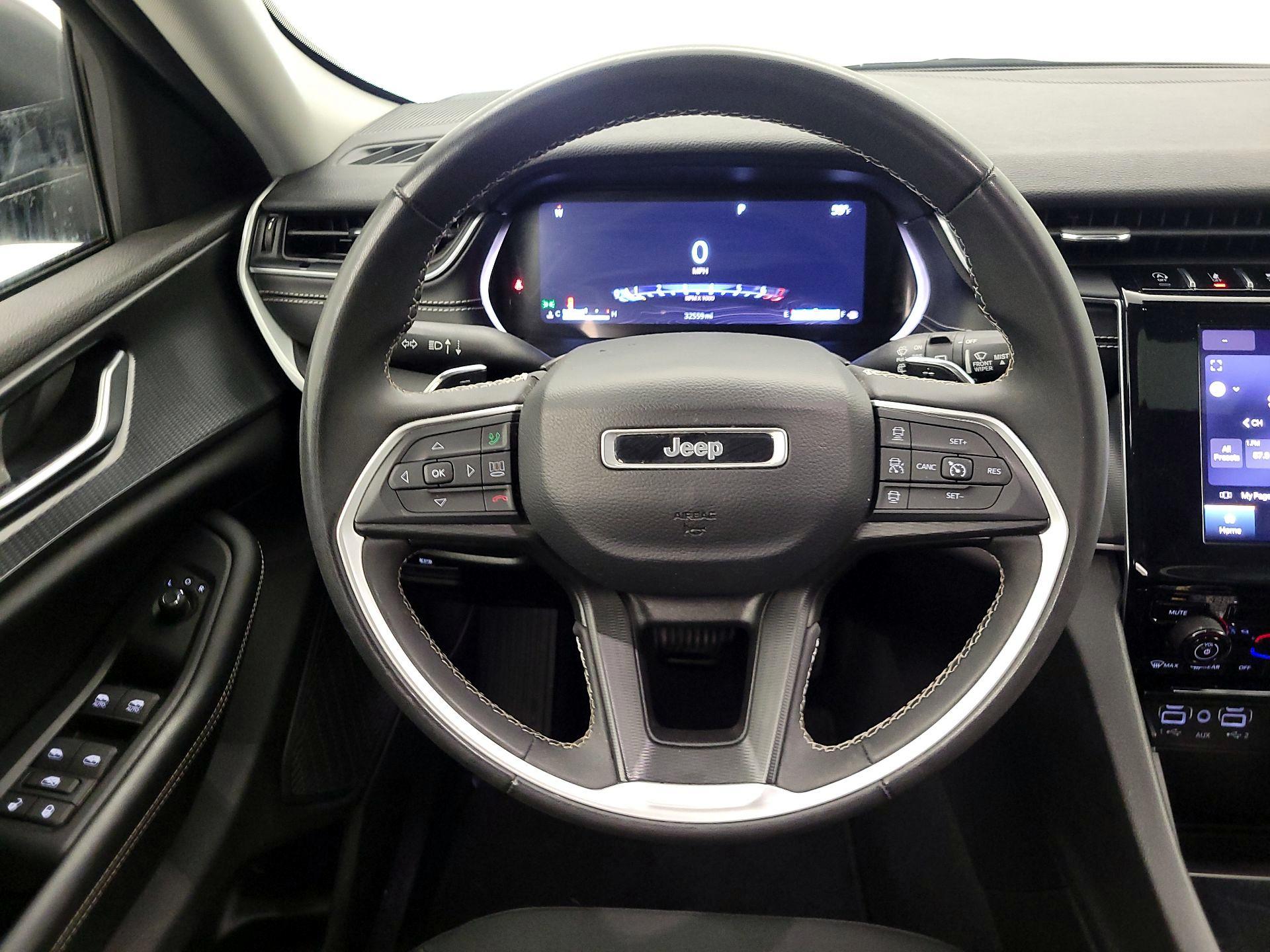 Thumbnail: 2023 Jeep Grand Cherokee - 10