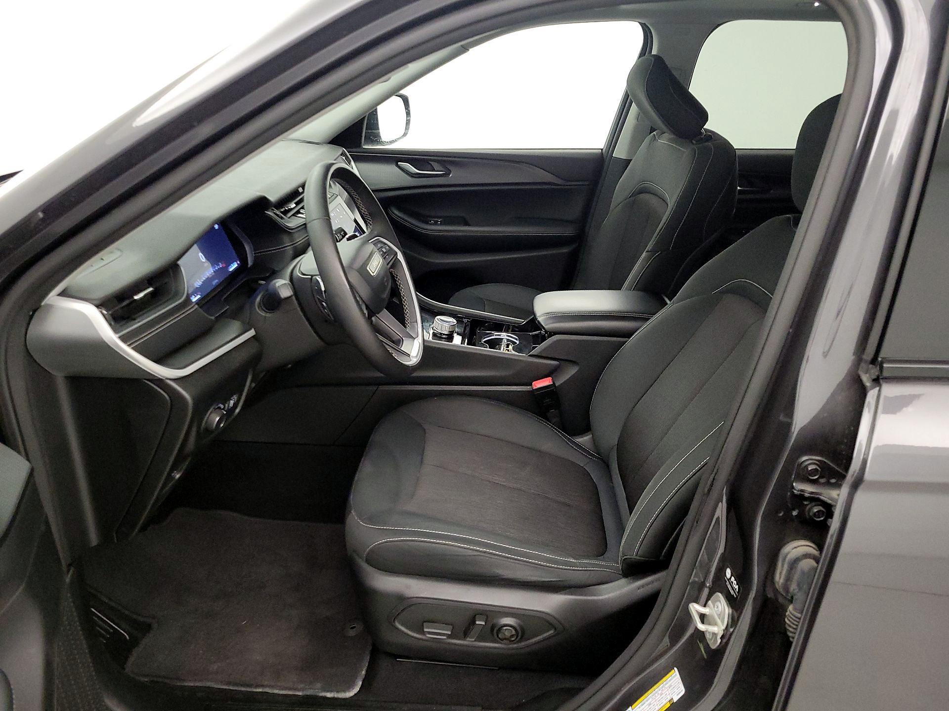 Thumbnail: 2023 Jeep Grand Cherokee - 11