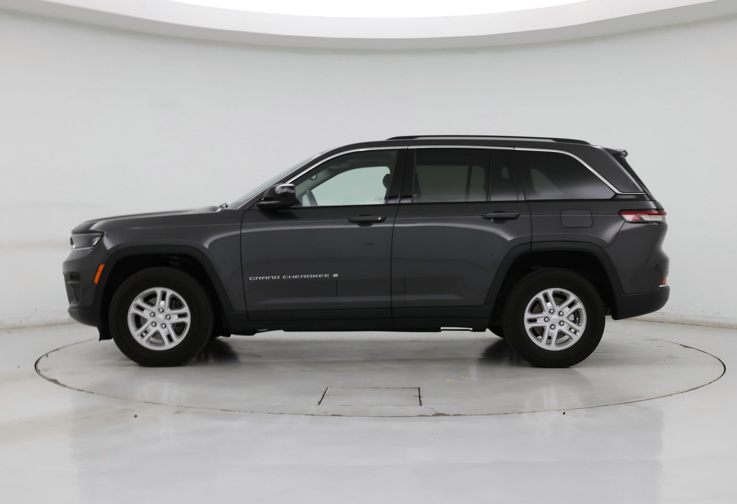 Thumbnail: 2023 Jeep Grand Cherokee - 3