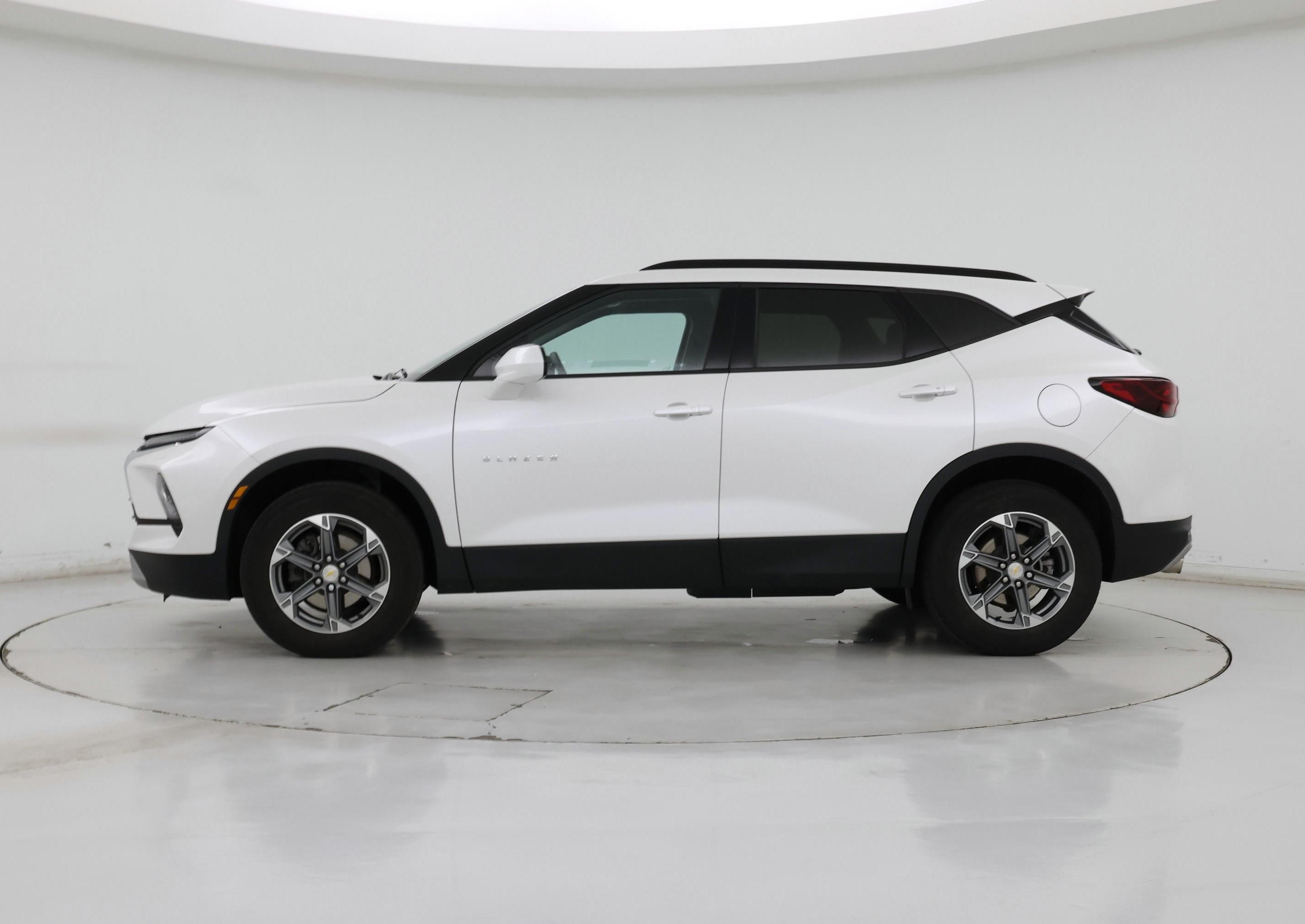Thumbnail: 2023 Chevrolet Blazer - 3