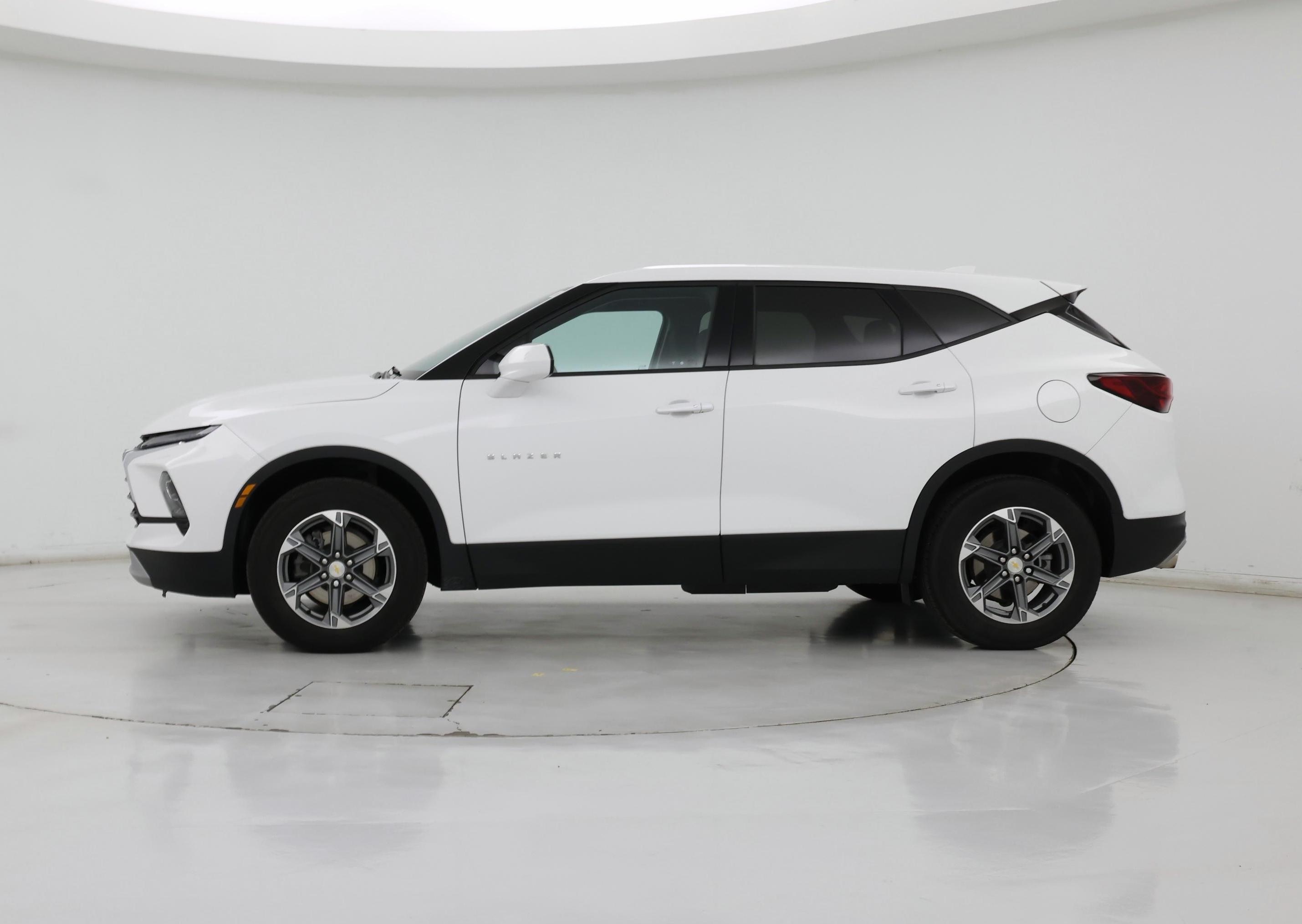 Thumbnail: 2023 Chevrolet Blazer - 3