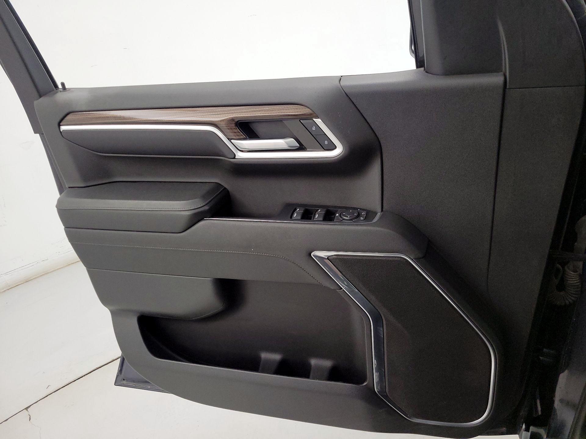 Thumbnail: 2023 Chevrolet Silverado 1500 - 12