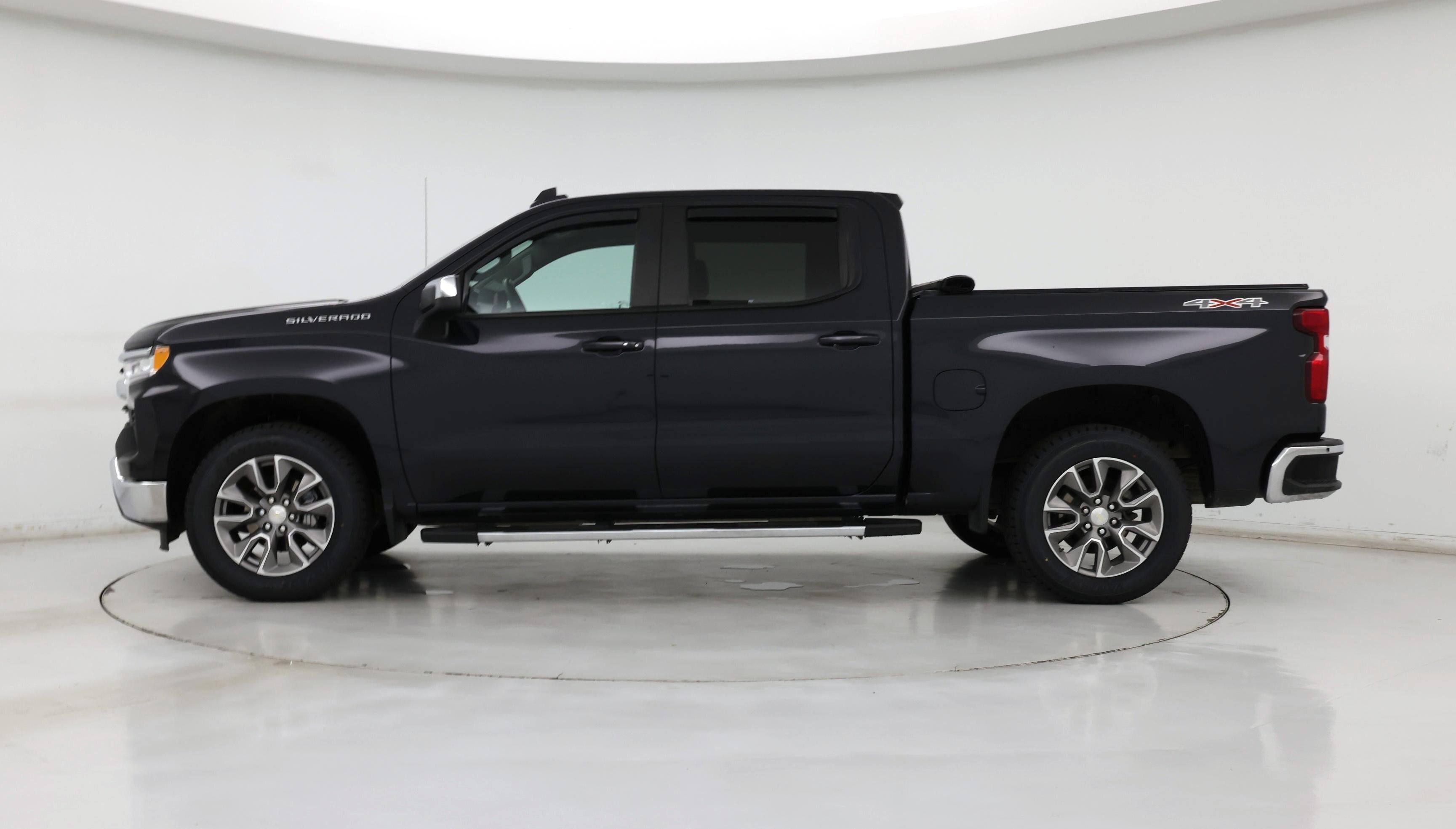 Thumbnail: 2023 Chevrolet Silverado 1500 - 3