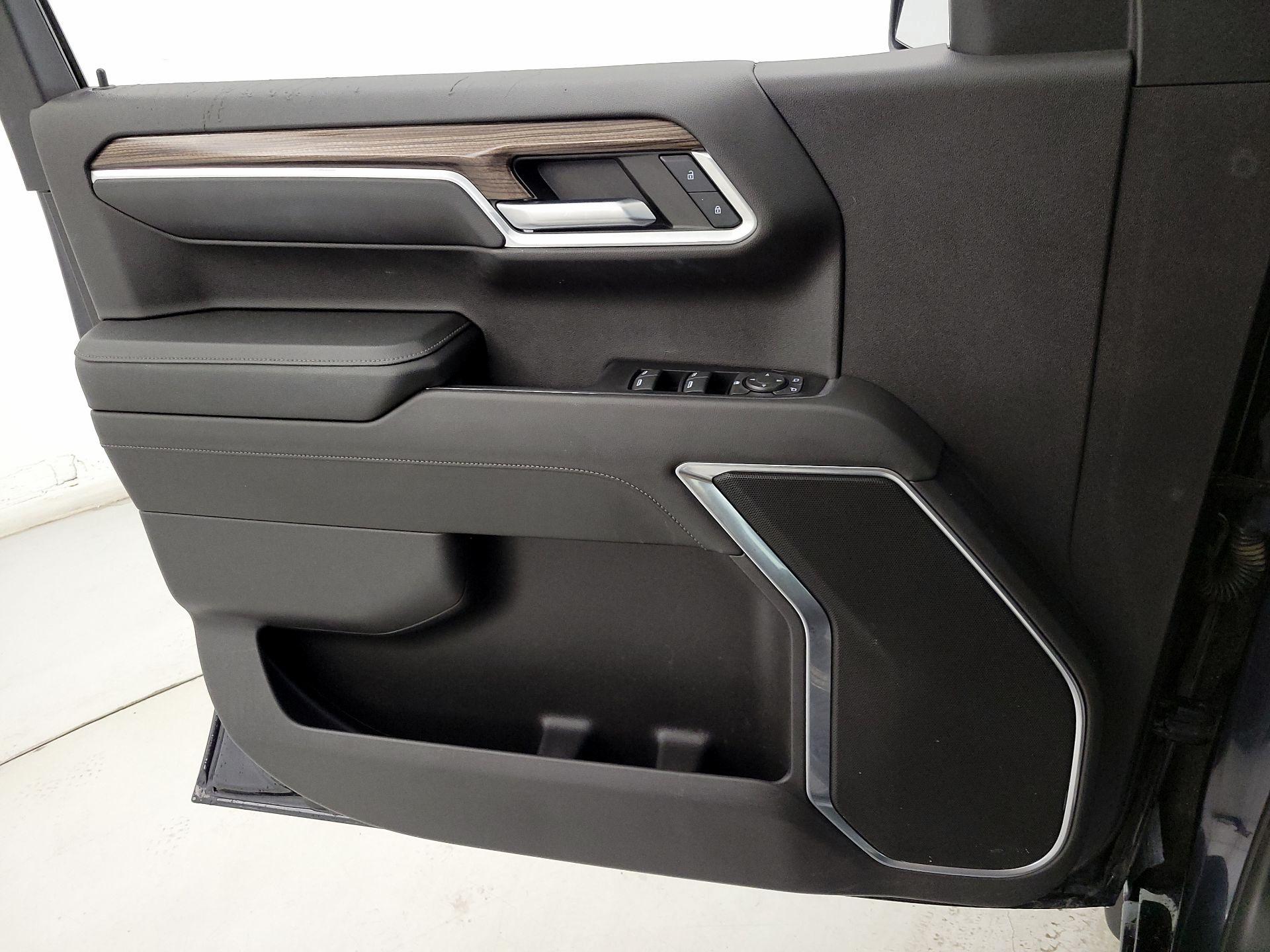 Thumbnail: 2022 Chevrolet Silverado 1500 - 12