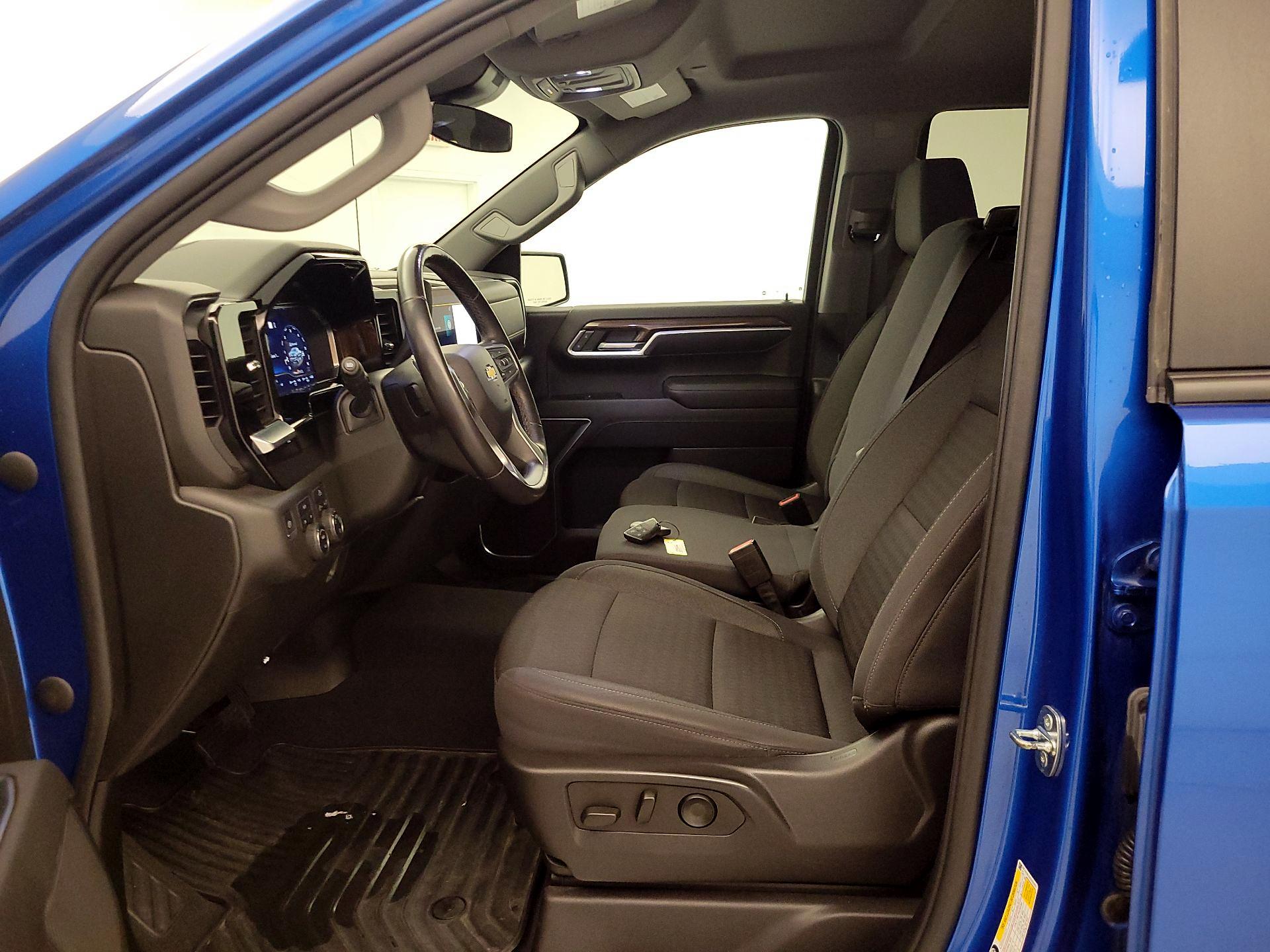 Thumbnail: 2022 Chevrolet Silverado 1500 - 11