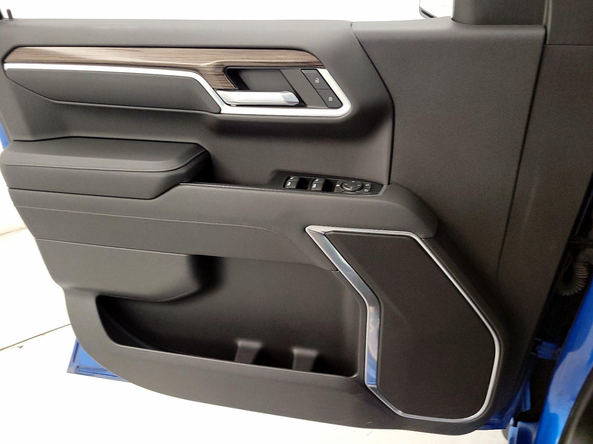 Thumbnail: 2022 Chevrolet Silverado 1500 - 12