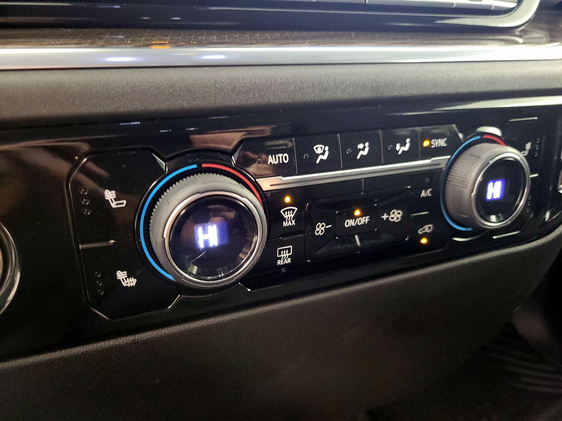 Thumbnail: 2022 Chevrolet Silverado 1500 - 16