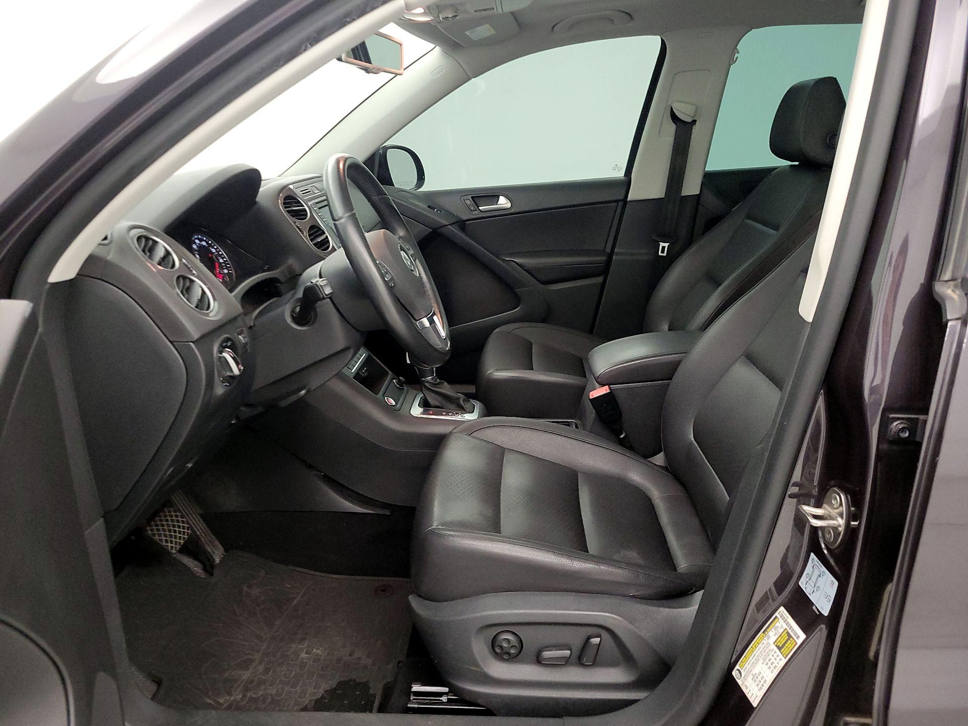 Thumbnail: 2016 Volkswagen Tiguan - 11