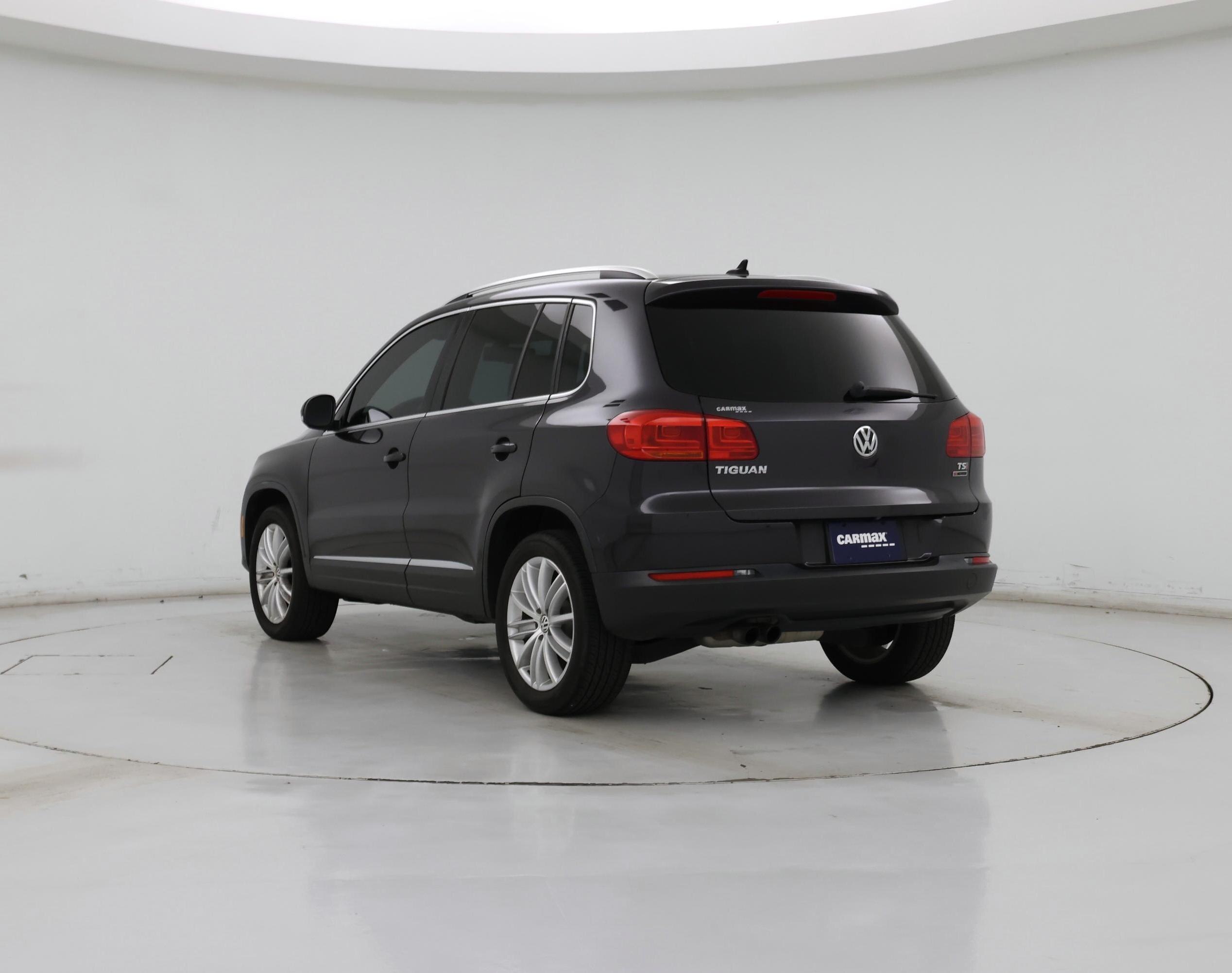 Thumbnail: 2016 Volkswagen Tiguan - 2