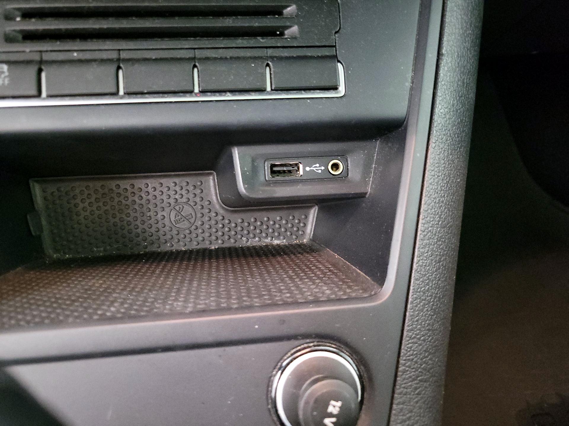 Thumbnail: 2016 Volkswagen Tiguan - 19