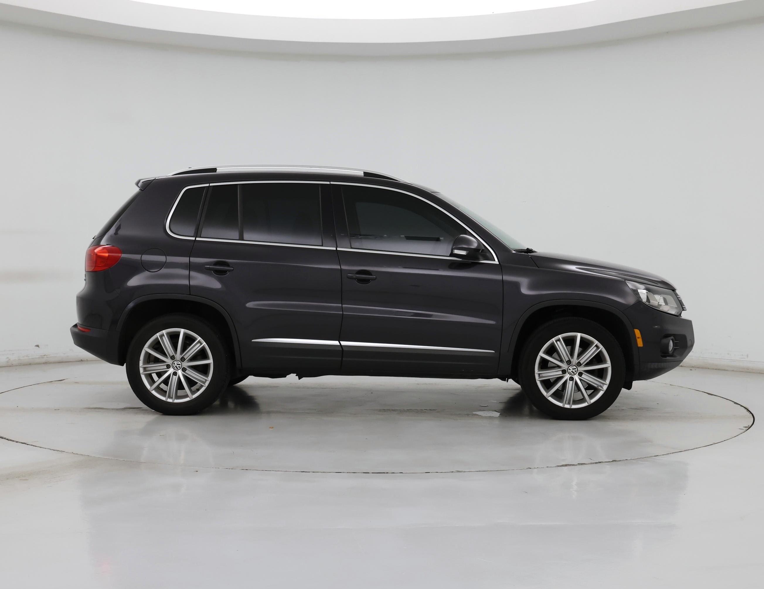 Thumbnail: 2016 Volkswagen Tiguan - 7