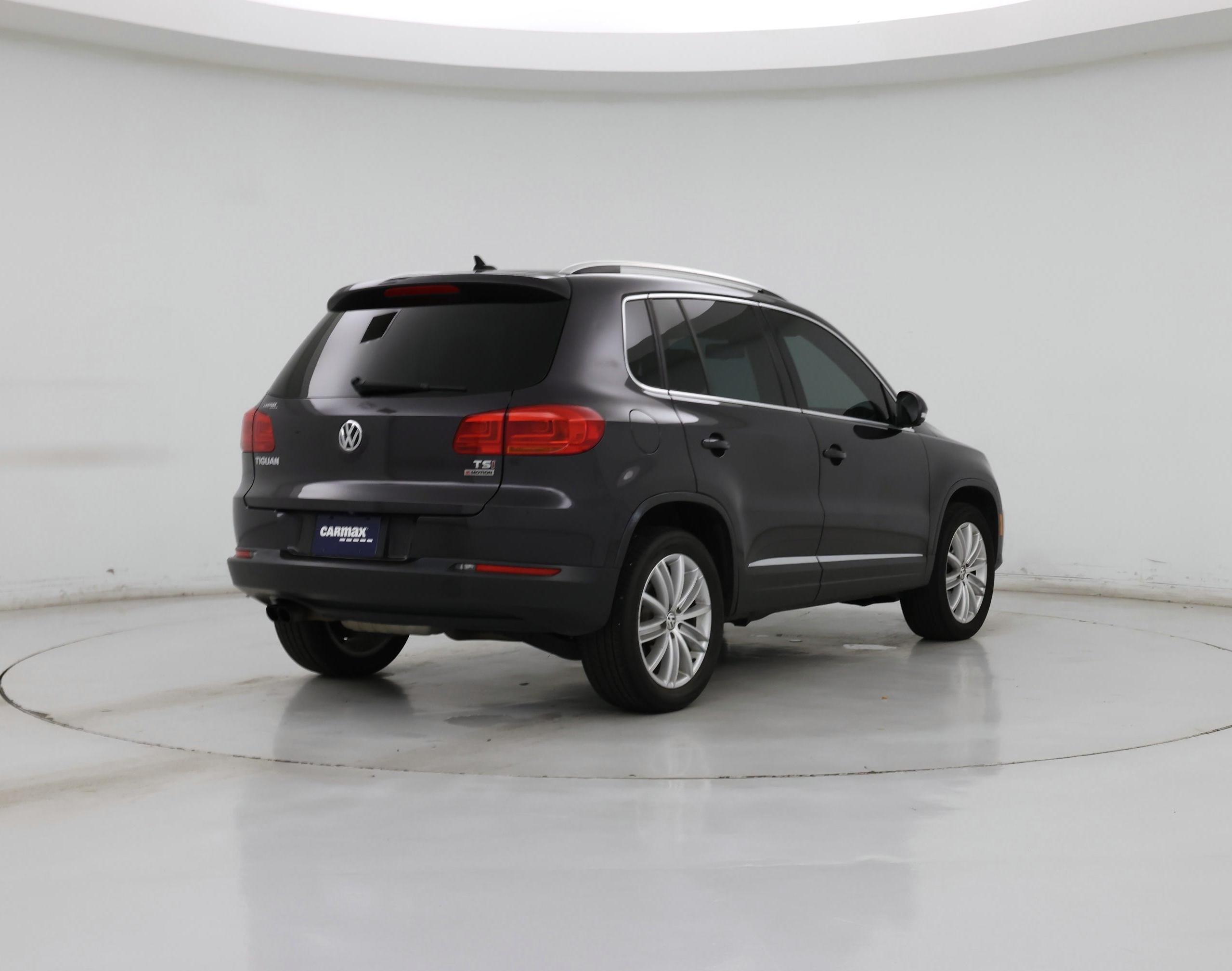 Thumbnail: 2016 Volkswagen Tiguan - 8