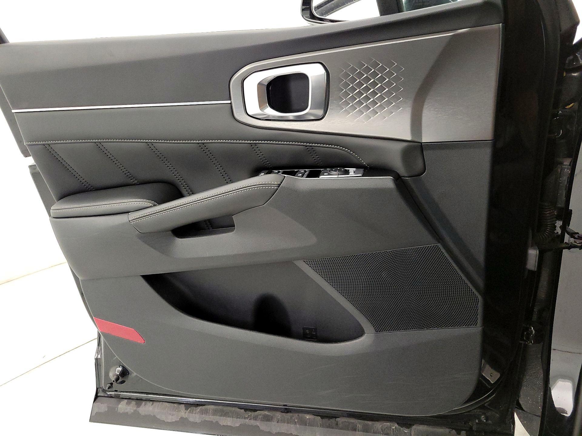 Thumbnail: 2022 Kia Sorento - 12