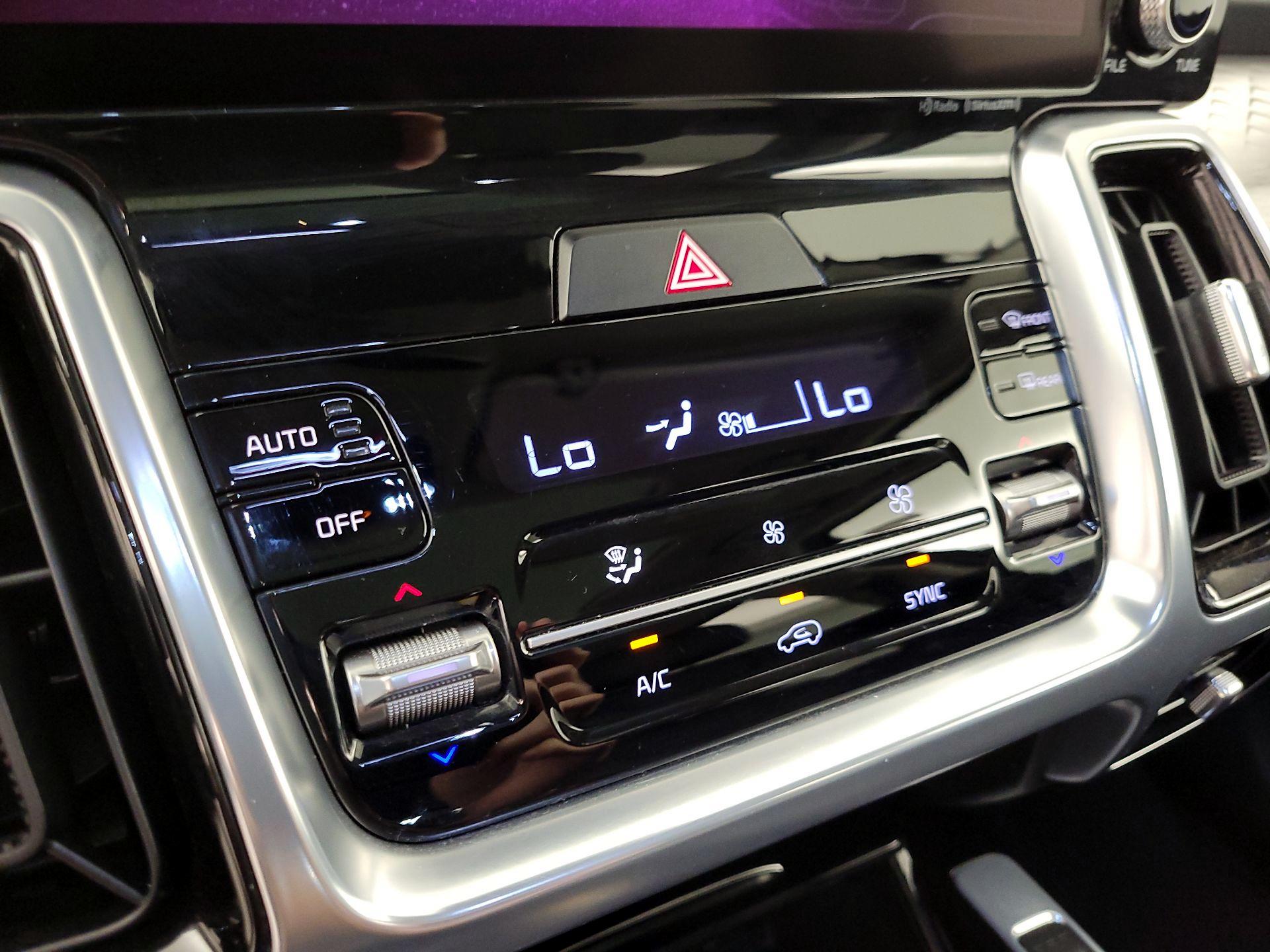 Thumbnail: 2022 Kia Sorento - 17