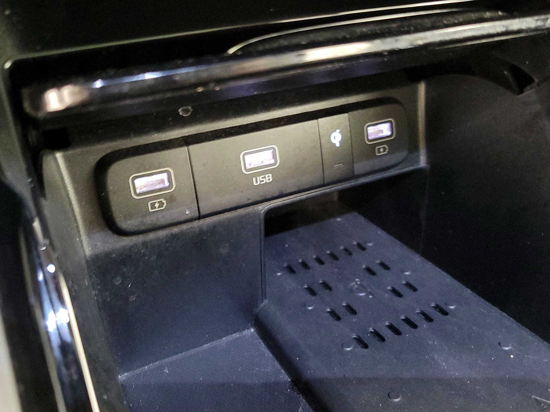 Thumbnail: 2022 Kia Sorento - 19