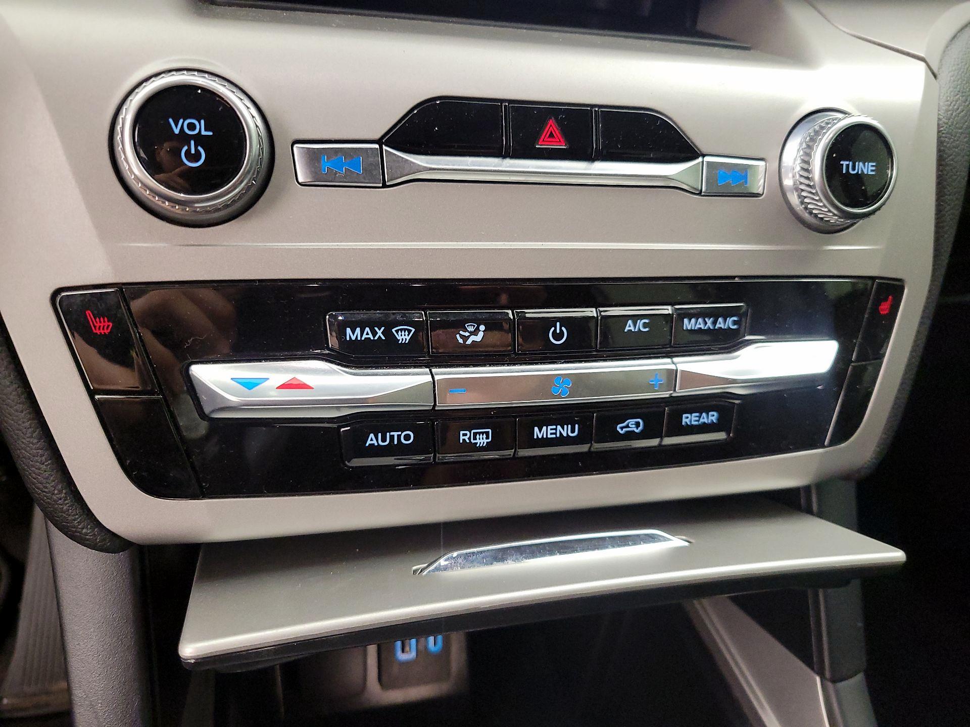 Thumbnail: 2023 Ford Explorer - 16