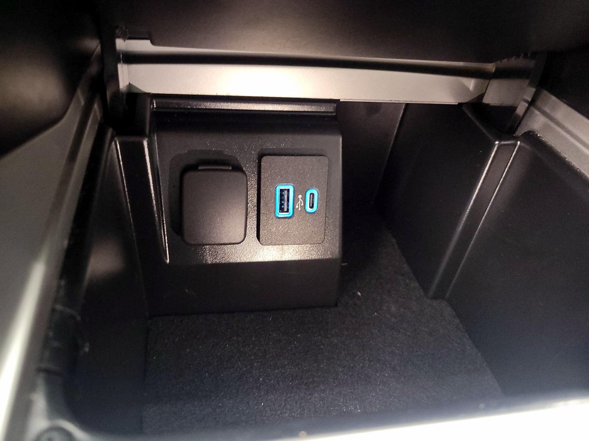 Thumbnail: 2023 Ford Explorer - 18