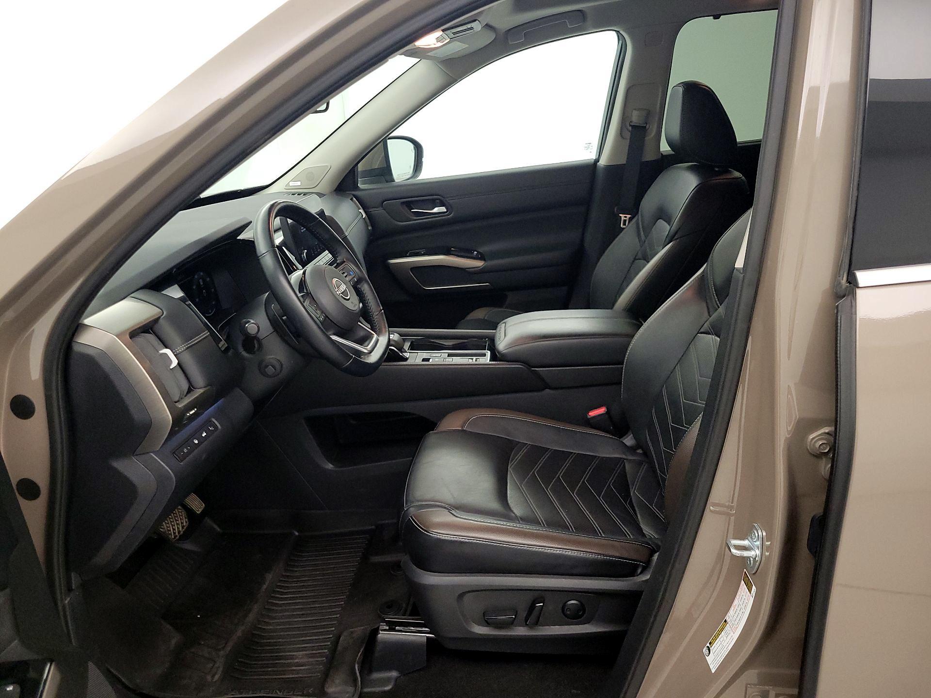 Thumbnail: 2023 Nissan Pathfinder - 11