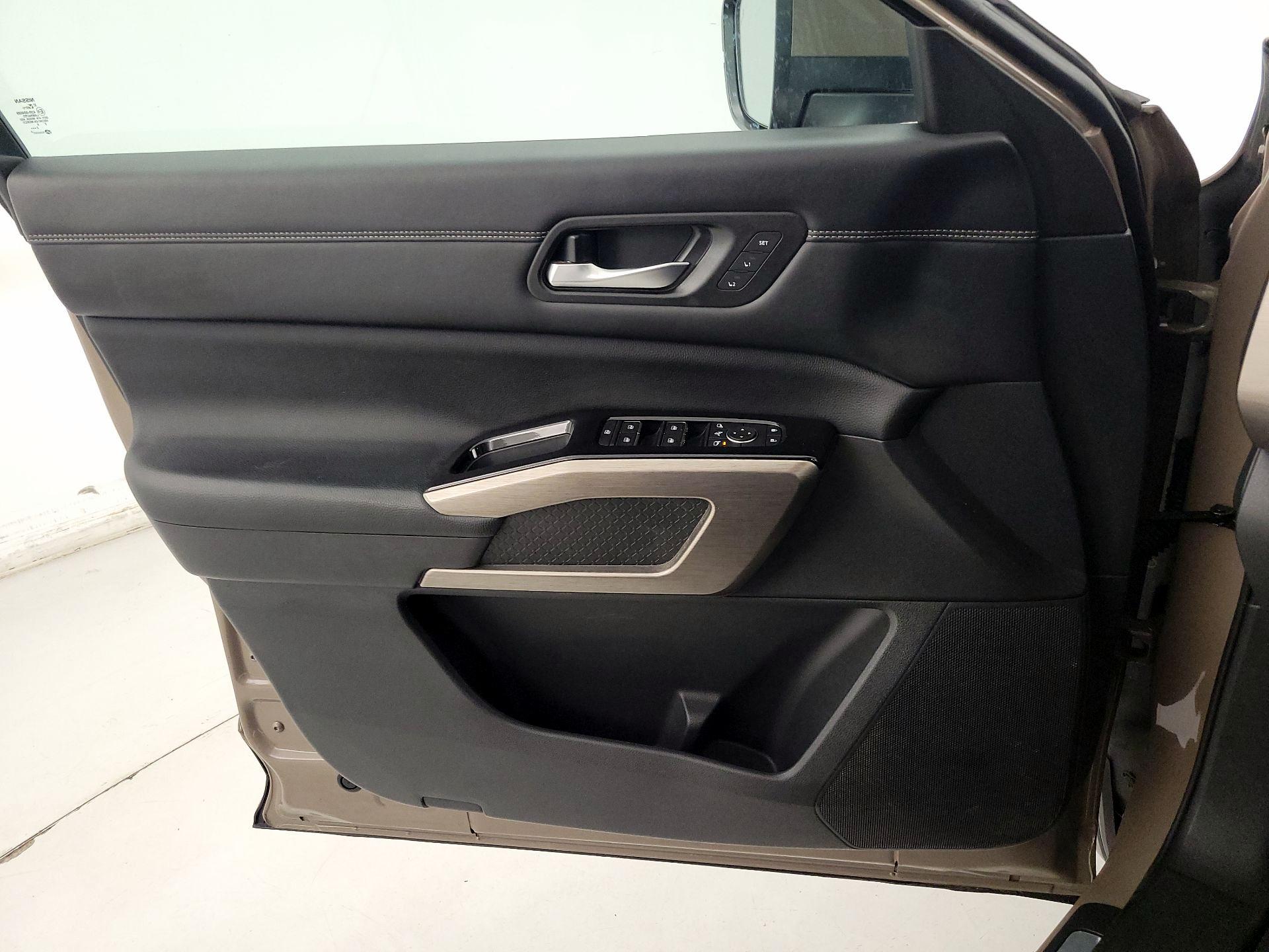 Thumbnail: 2023 Nissan Pathfinder - 12