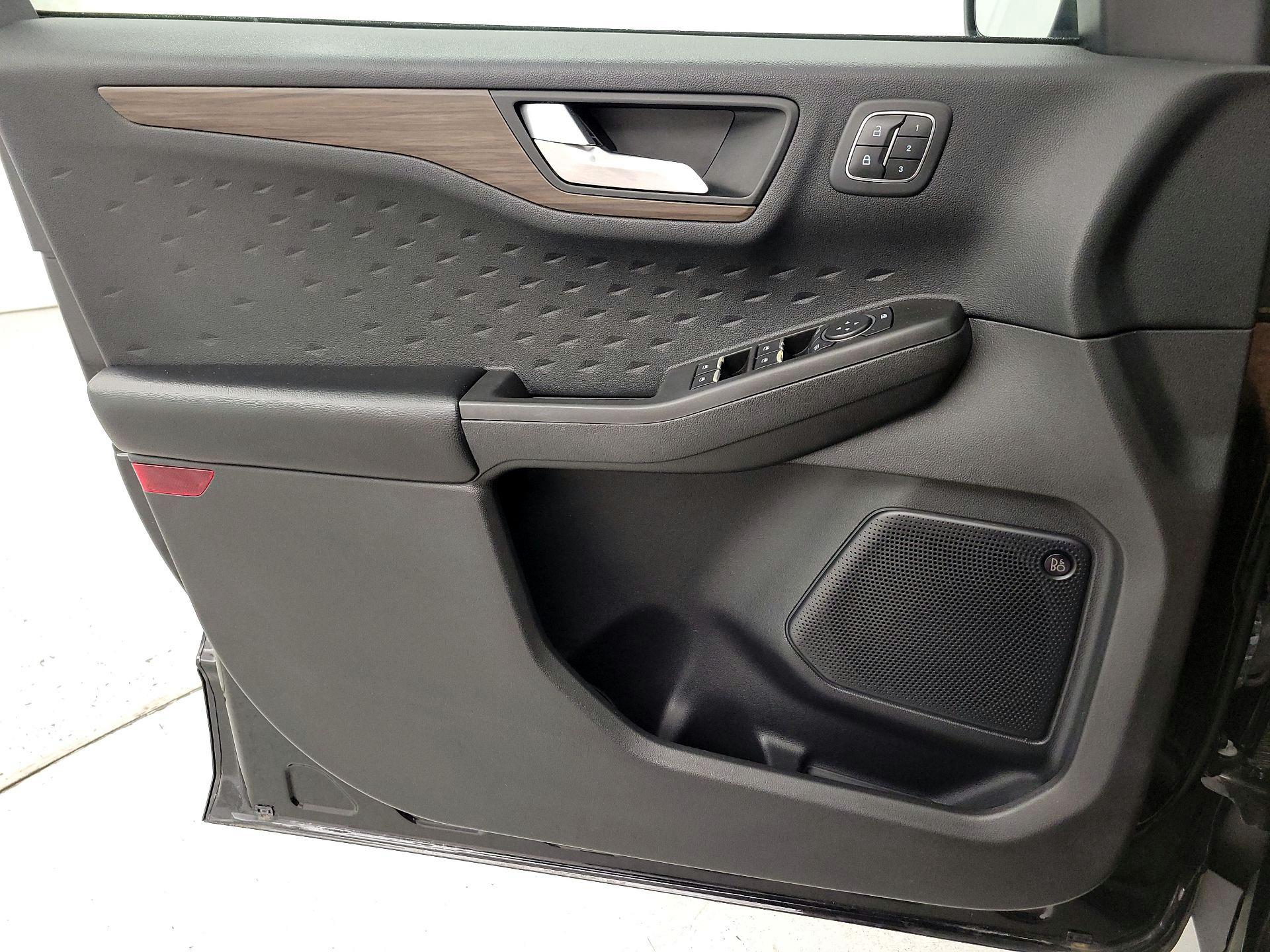 Thumbnail: 2020 Ford Escape - 12