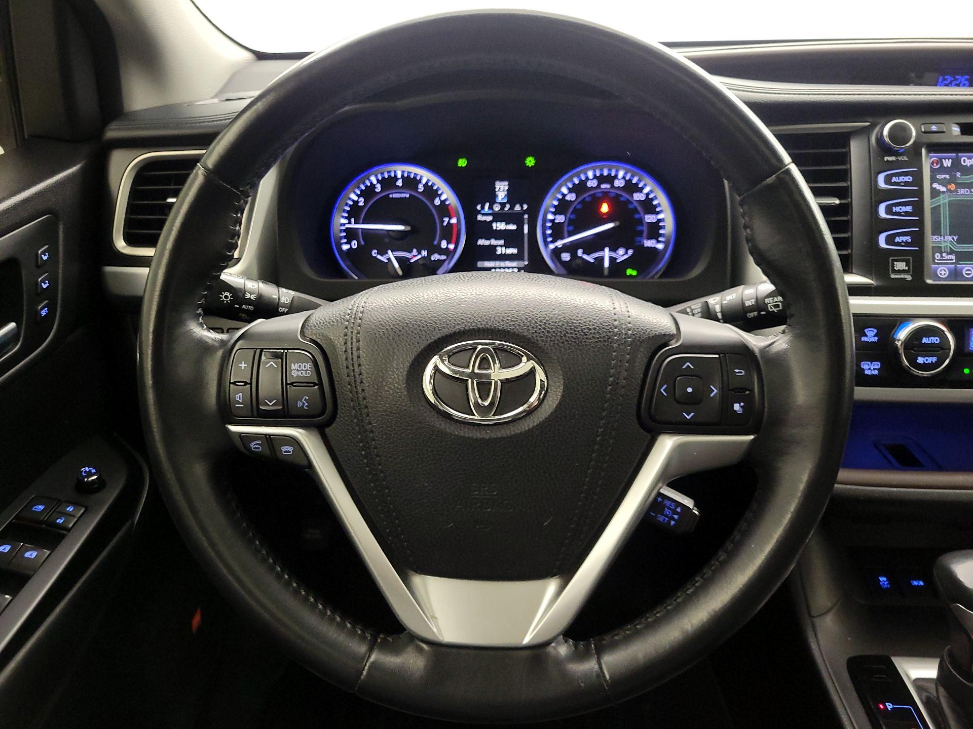Thumbnail: 2015 Toyota Highlander - 10