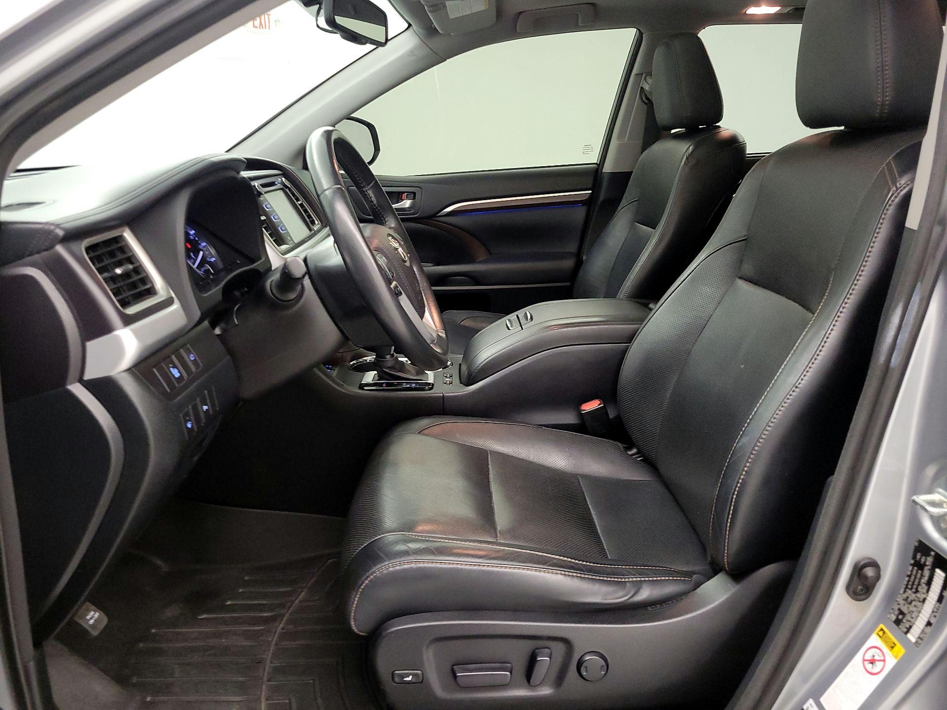 Thumbnail: 2015 Toyota Highlander - 11