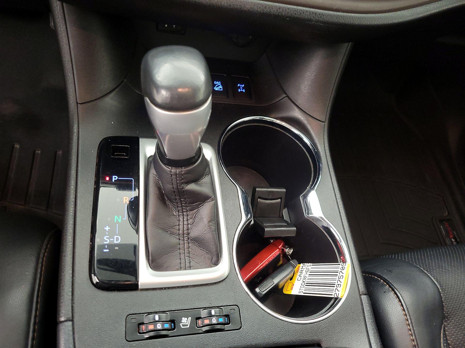 Thumbnail: 2015 Toyota Highlander - 18