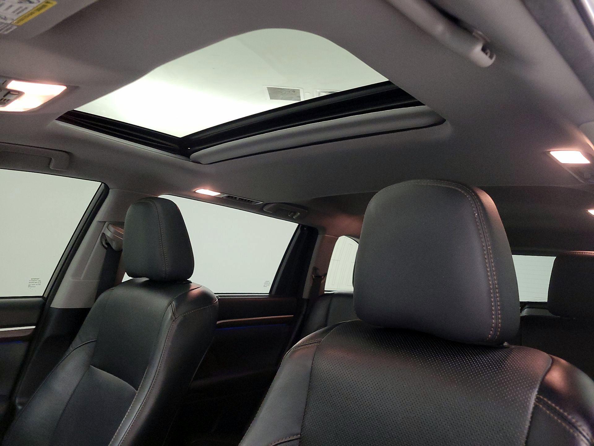 Thumbnail: 2015 Toyota Highlander - 20