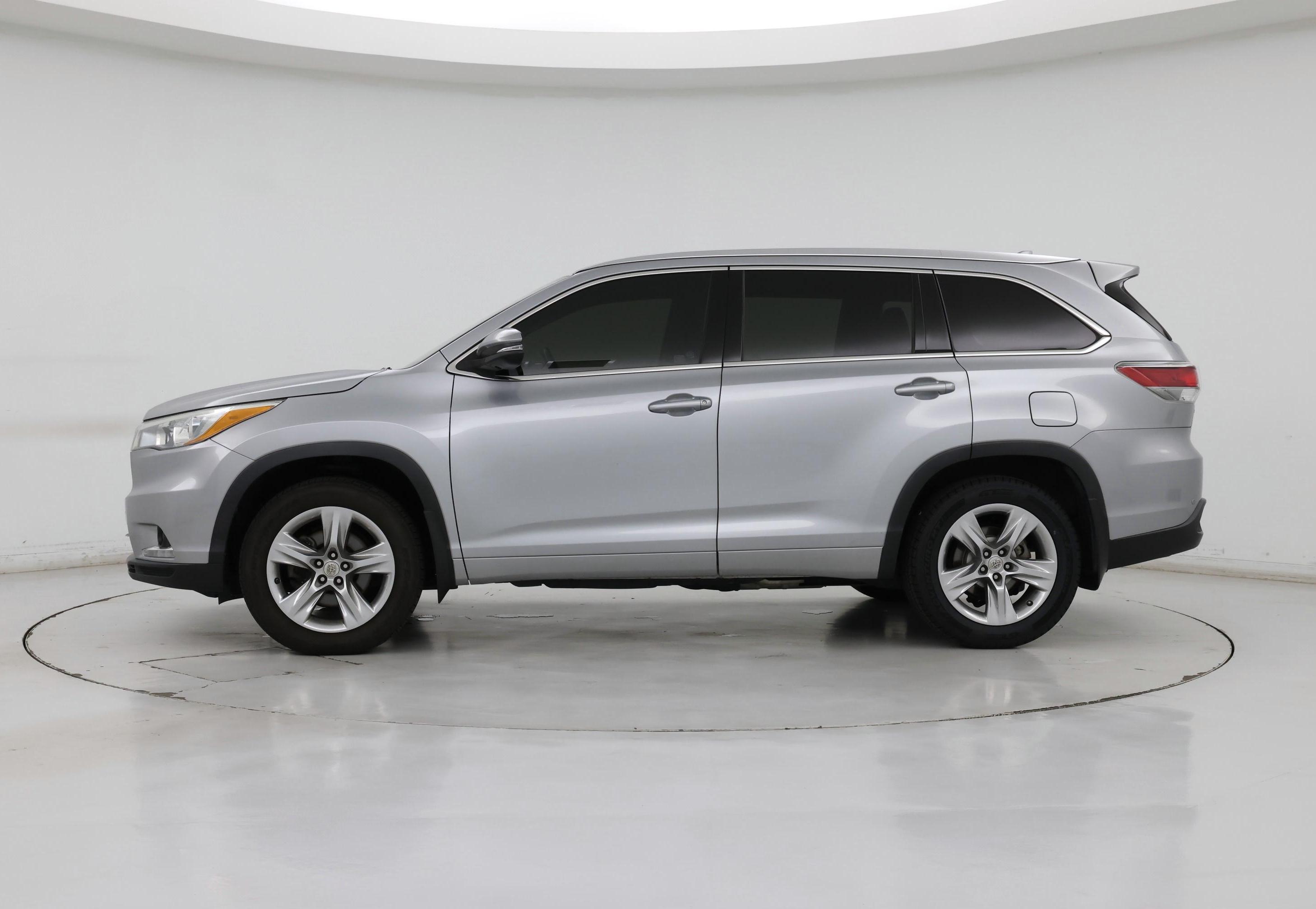 Thumbnail: 2015 Toyota Highlander - 3