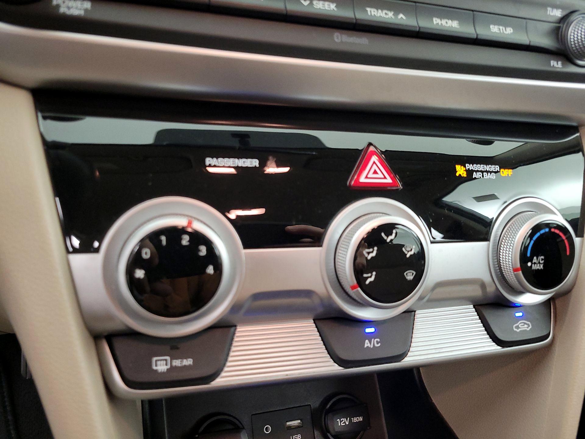 Thumbnail: 2019 Hyundai Elantra - 16
