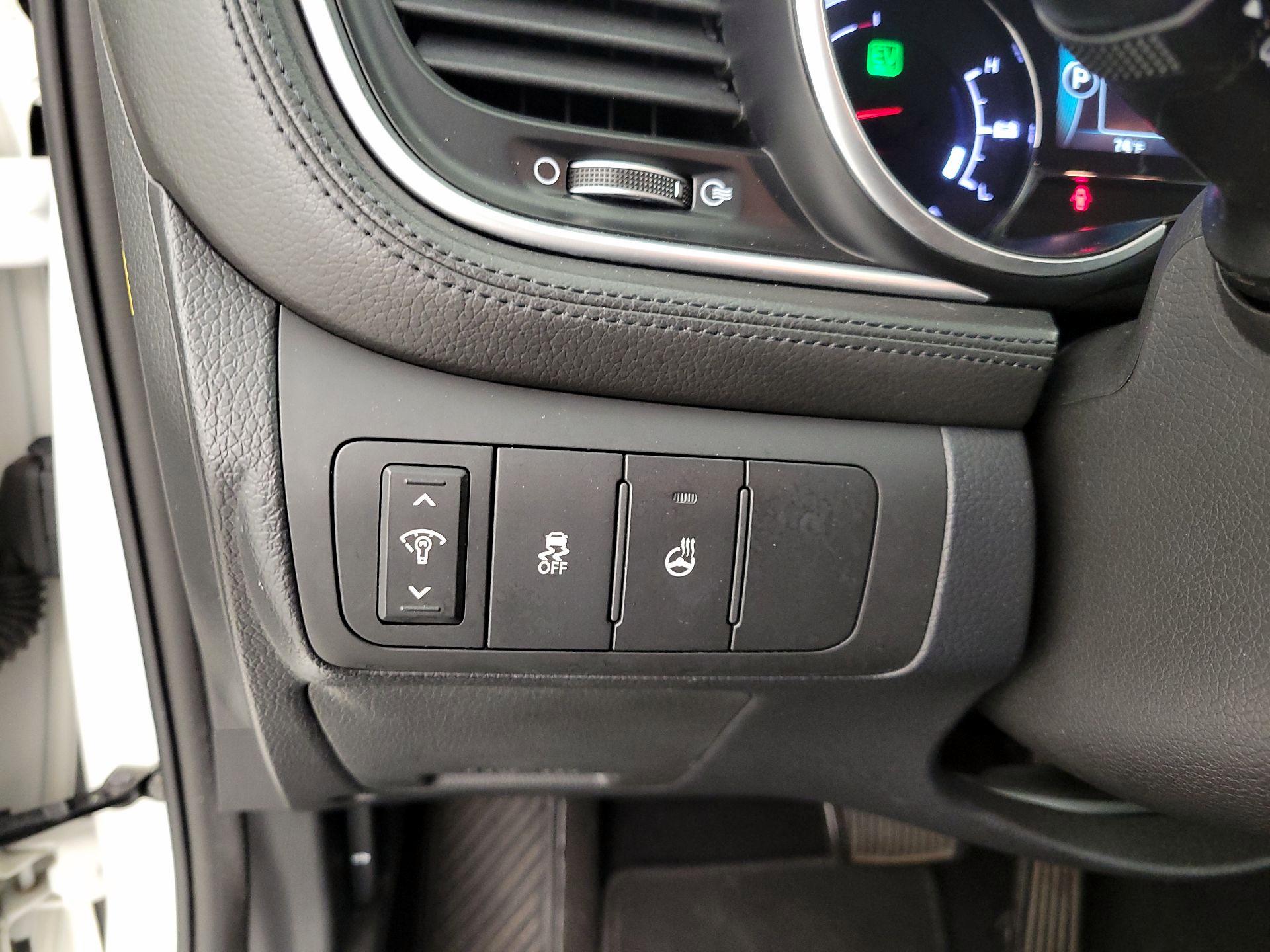 Thumbnail: 2016 Kia Optima - 13