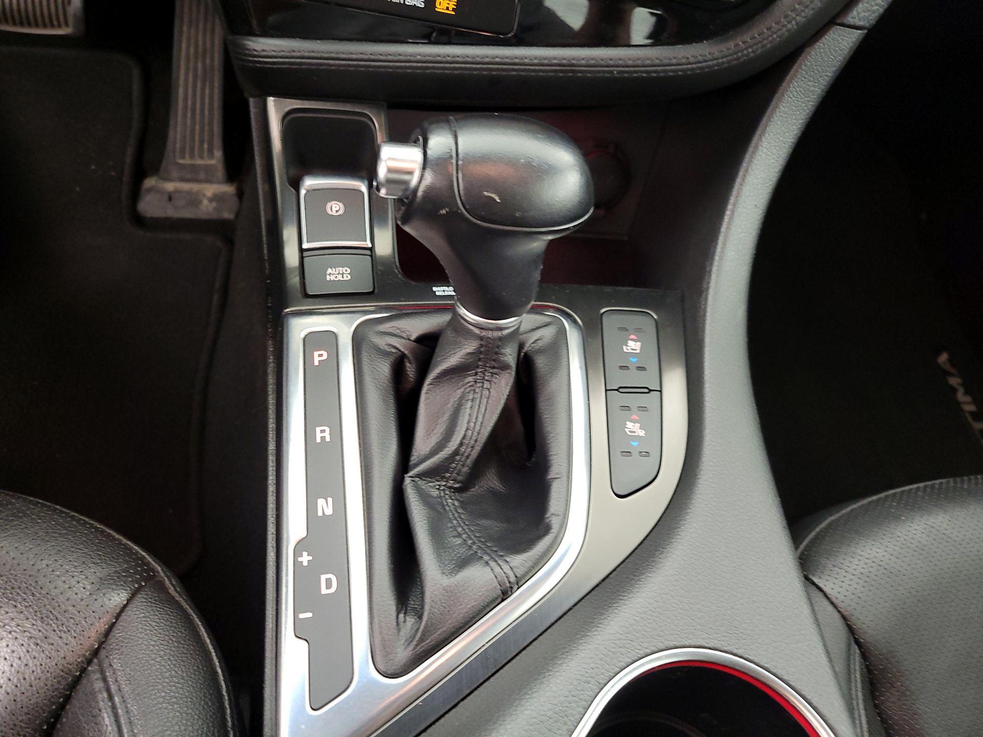 Thumbnail: 2016 Kia Optima - 18