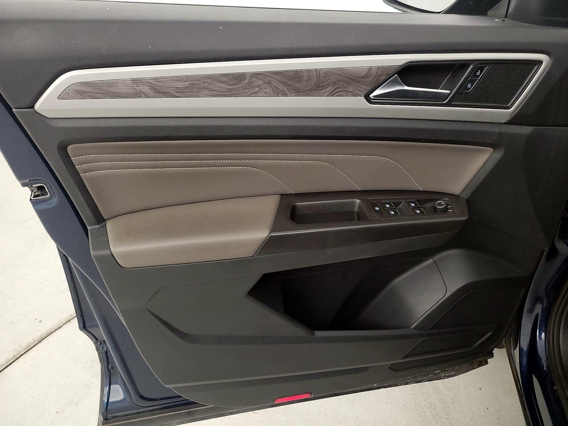 Thumbnail: 2023 Volkswagen Atlas - 12