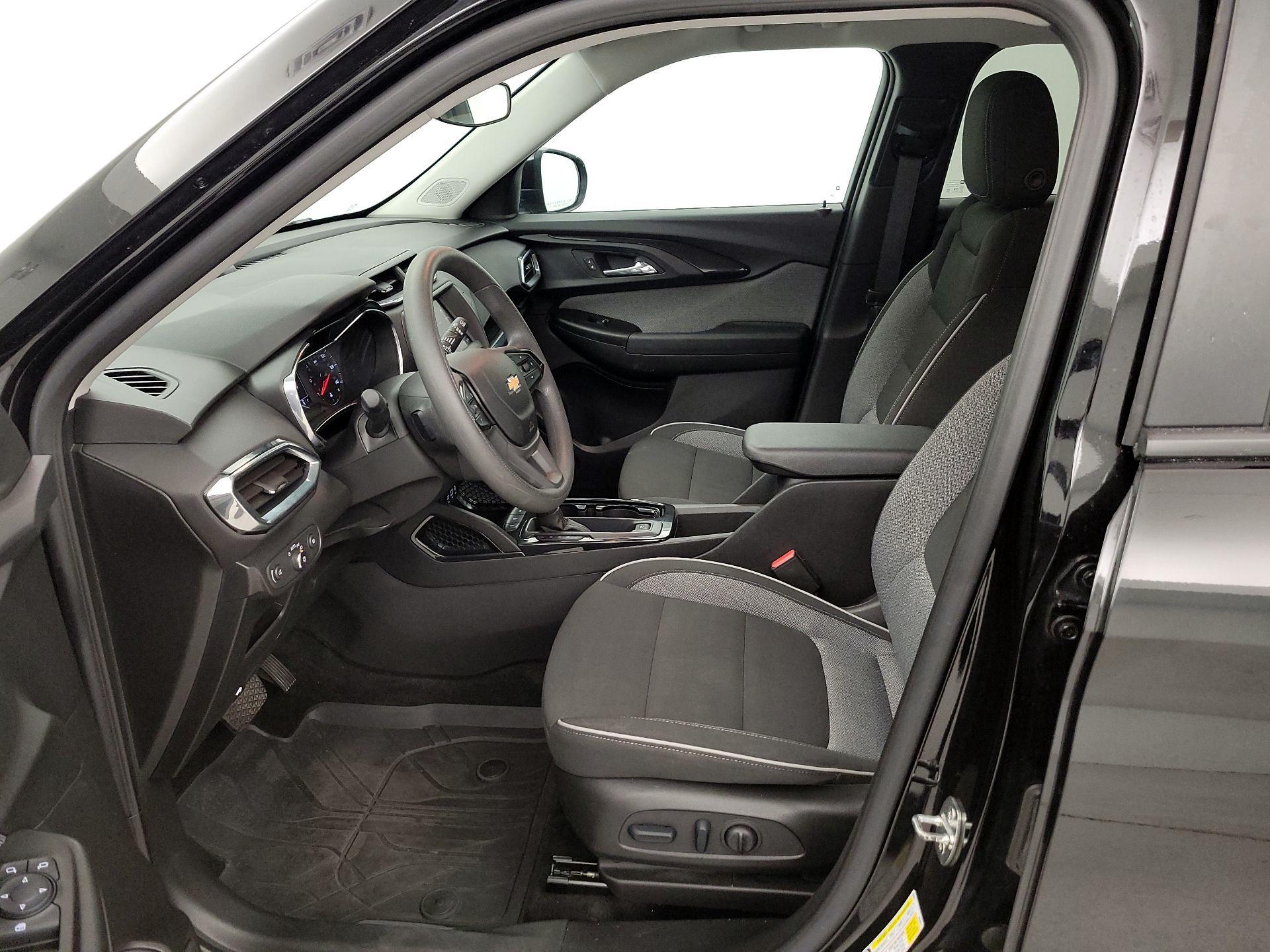 Thumbnail: 2023 Chevrolet TrailBlazer - 11