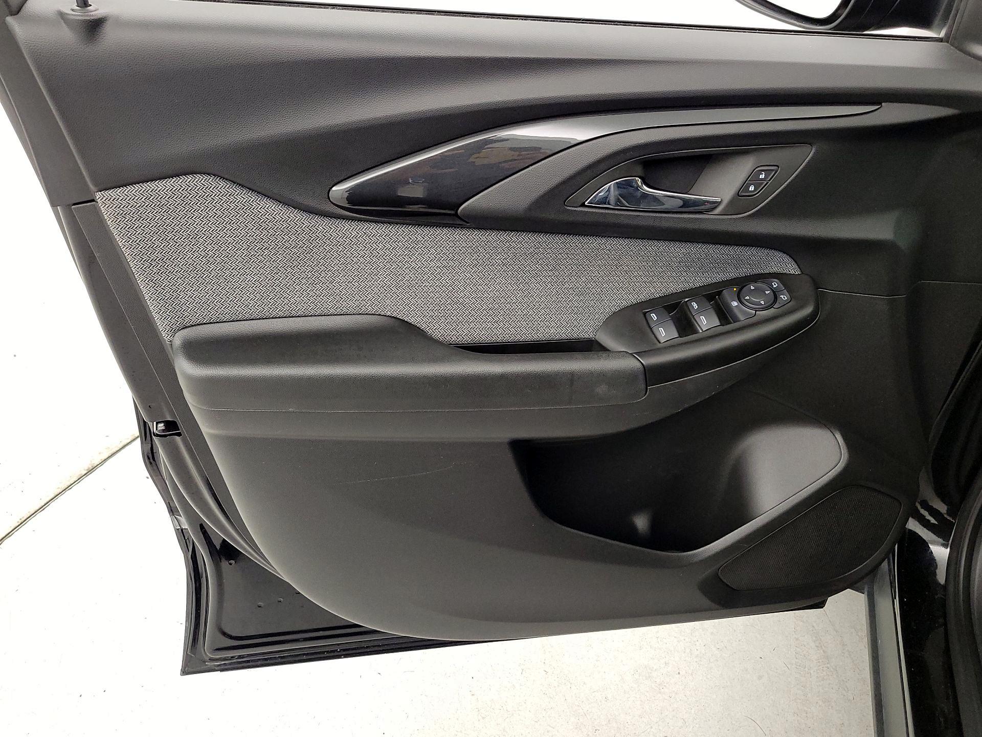 Thumbnail: 2023 Chevrolet TrailBlazer - 12