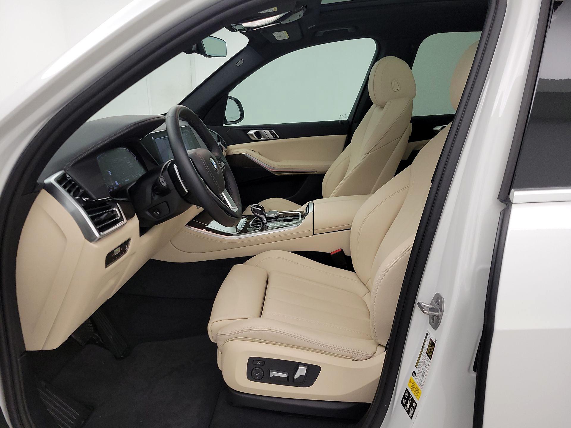 Thumbnail: 2022 BMW X5 - 11