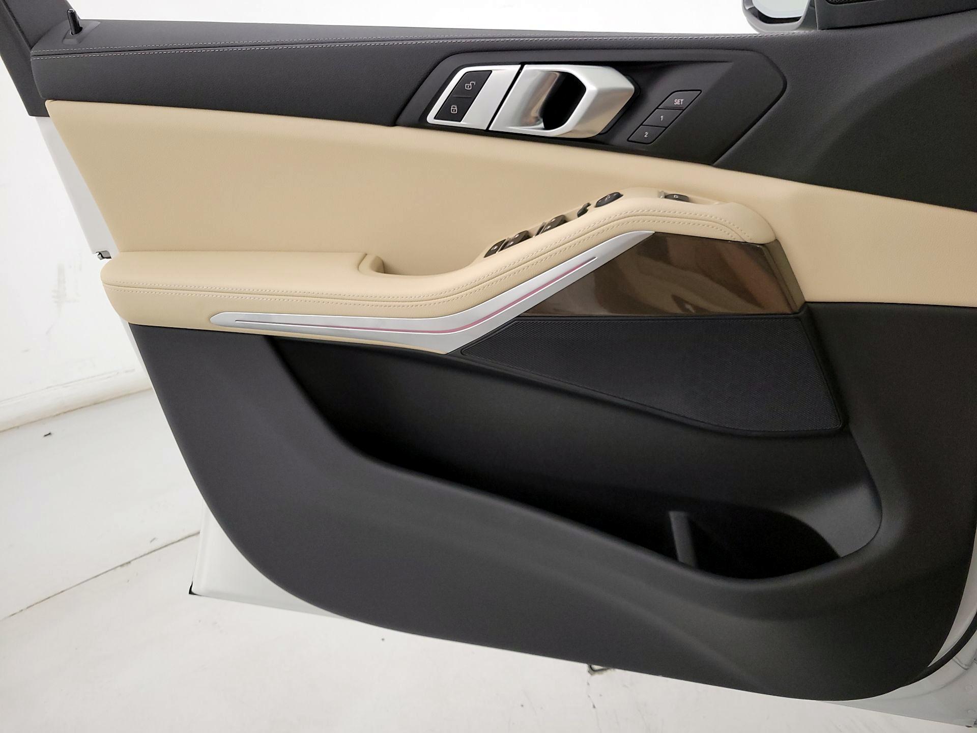 Thumbnail: 2022 BMW X5 - 12