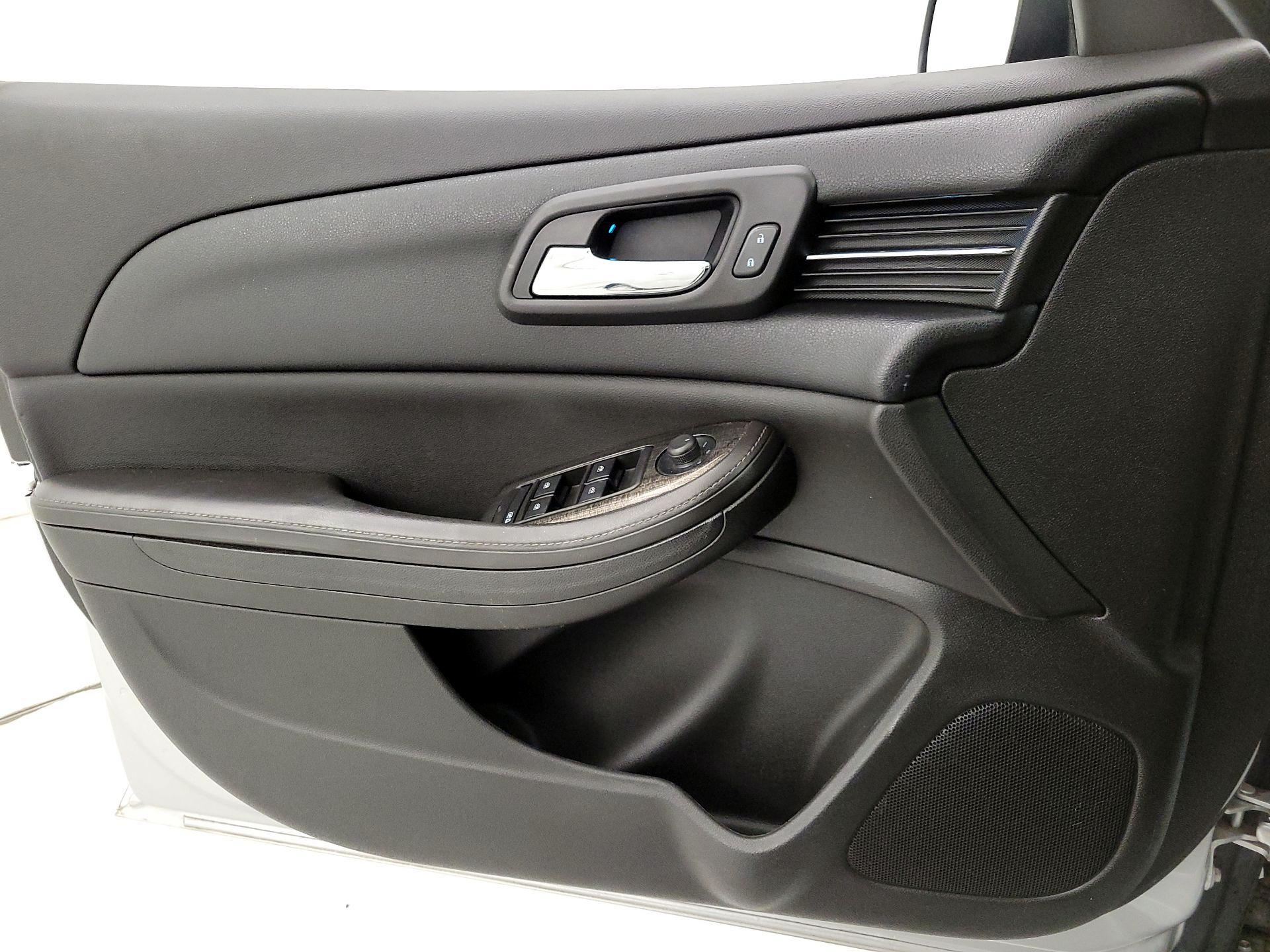 Thumbnail: 2014 Chevrolet Malibu - 12