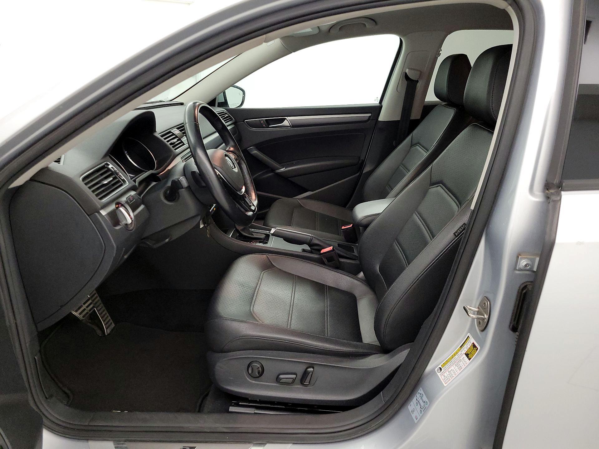 Thumbnail: 2018 Volkswagen Passat - 11