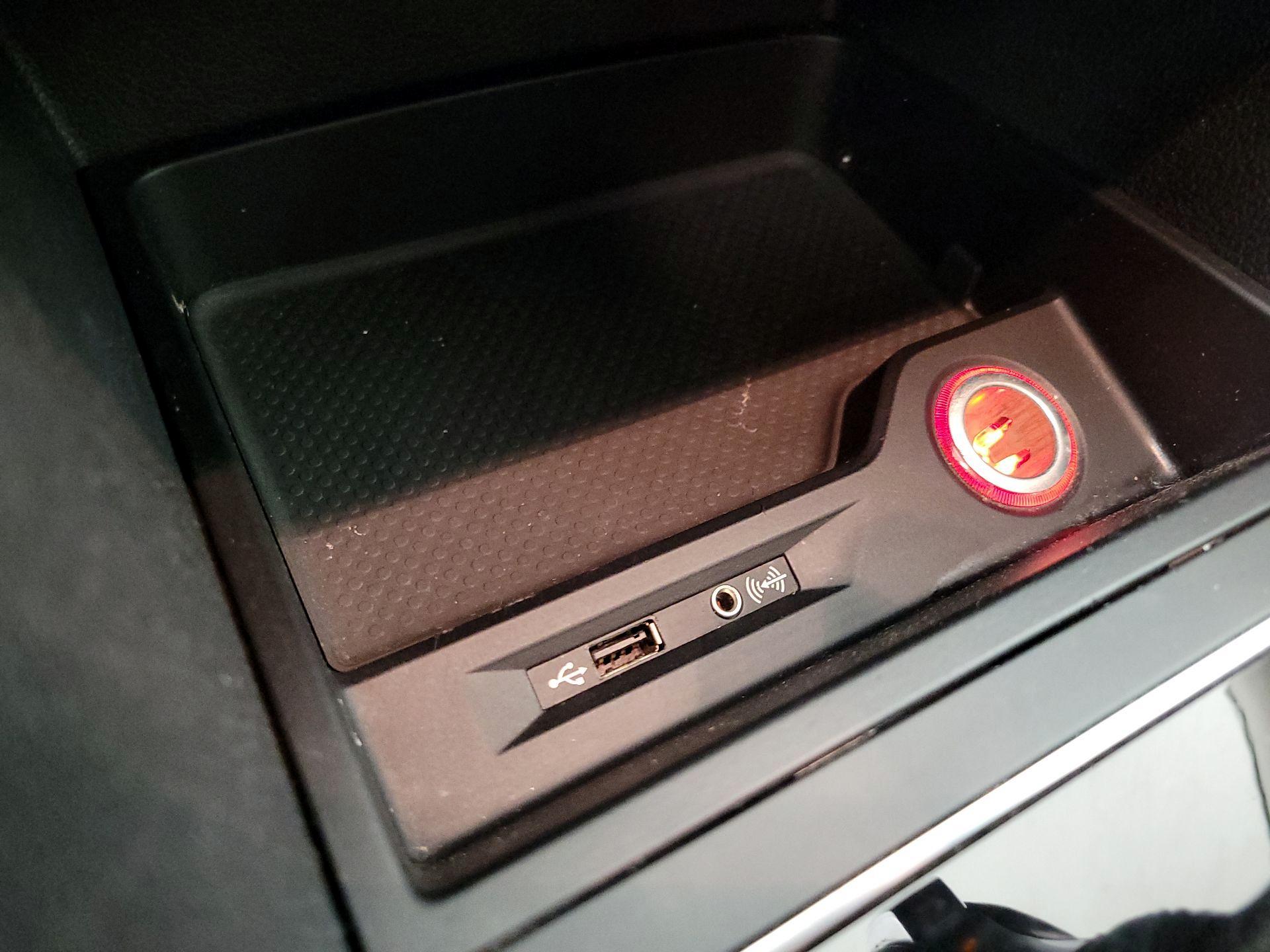 Thumbnail: 2018 Volkswagen Passat - 18