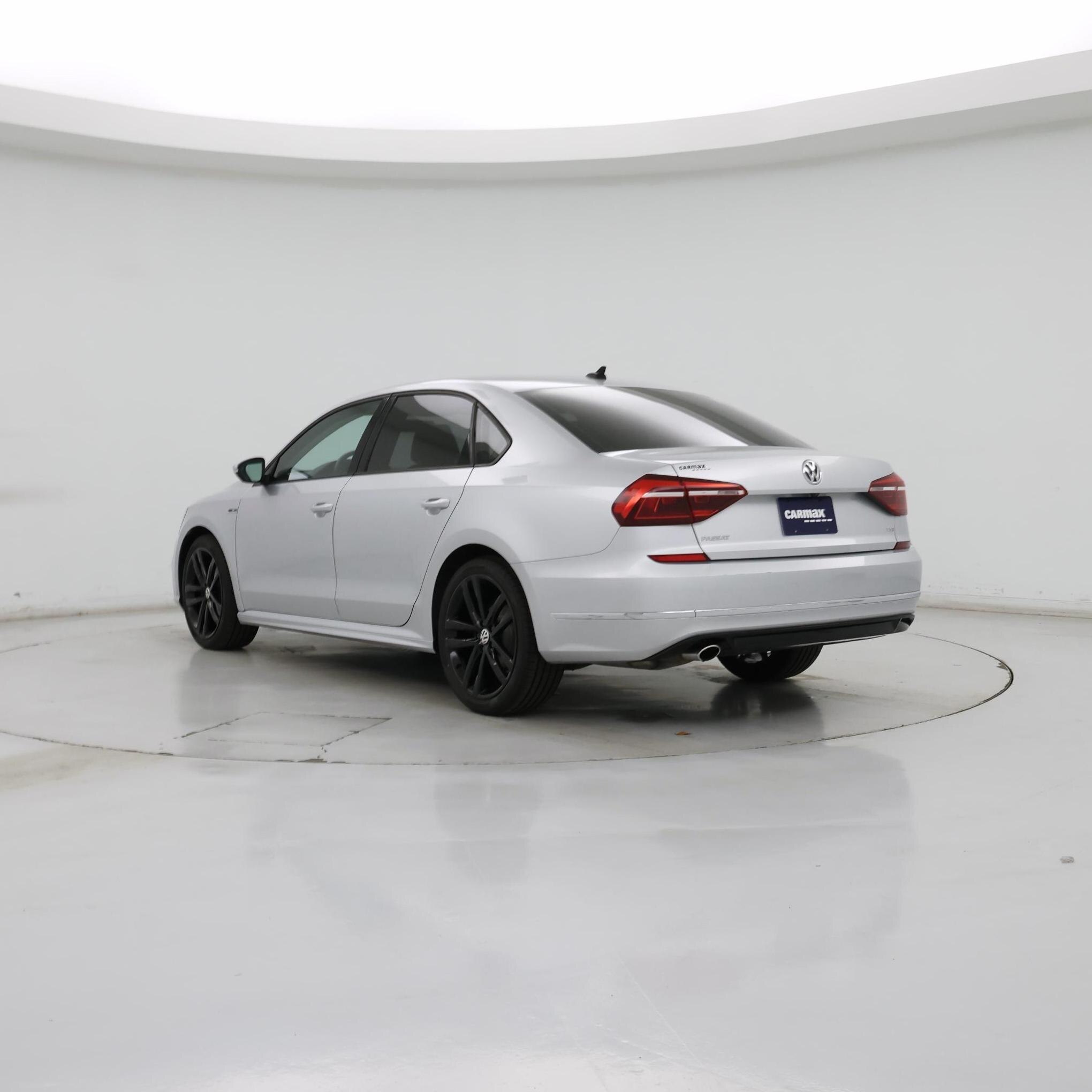 Thumbnail: 2018 Volkswagen Passat - 2