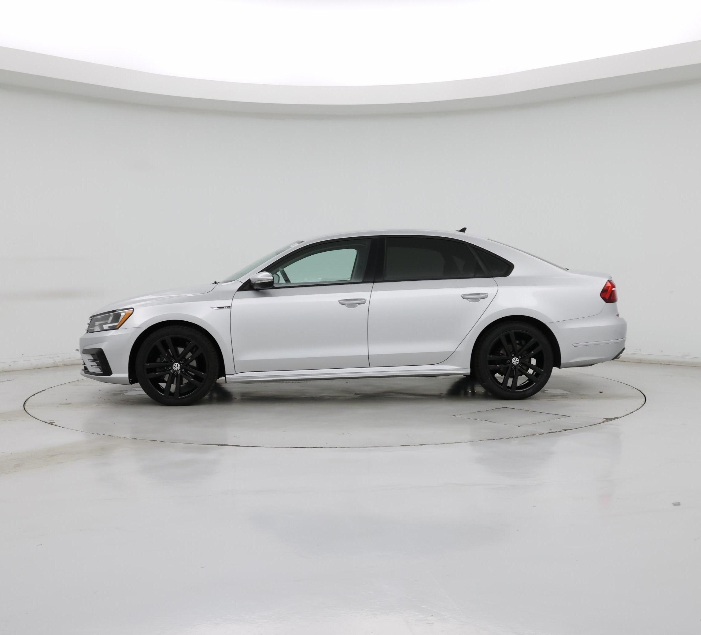 Thumbnail: 2018 Volkswagen Passat - 3