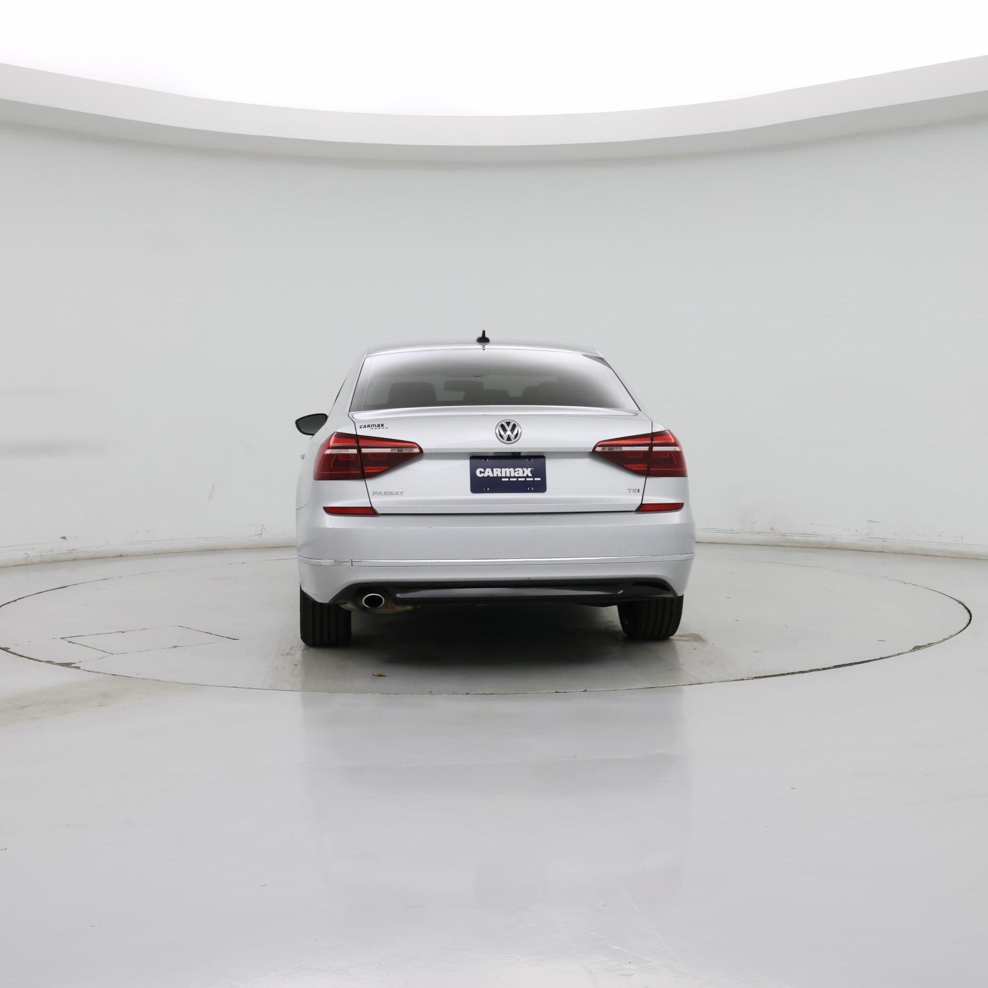 Thumbnail: 2018 Volkswagen Passat - 6