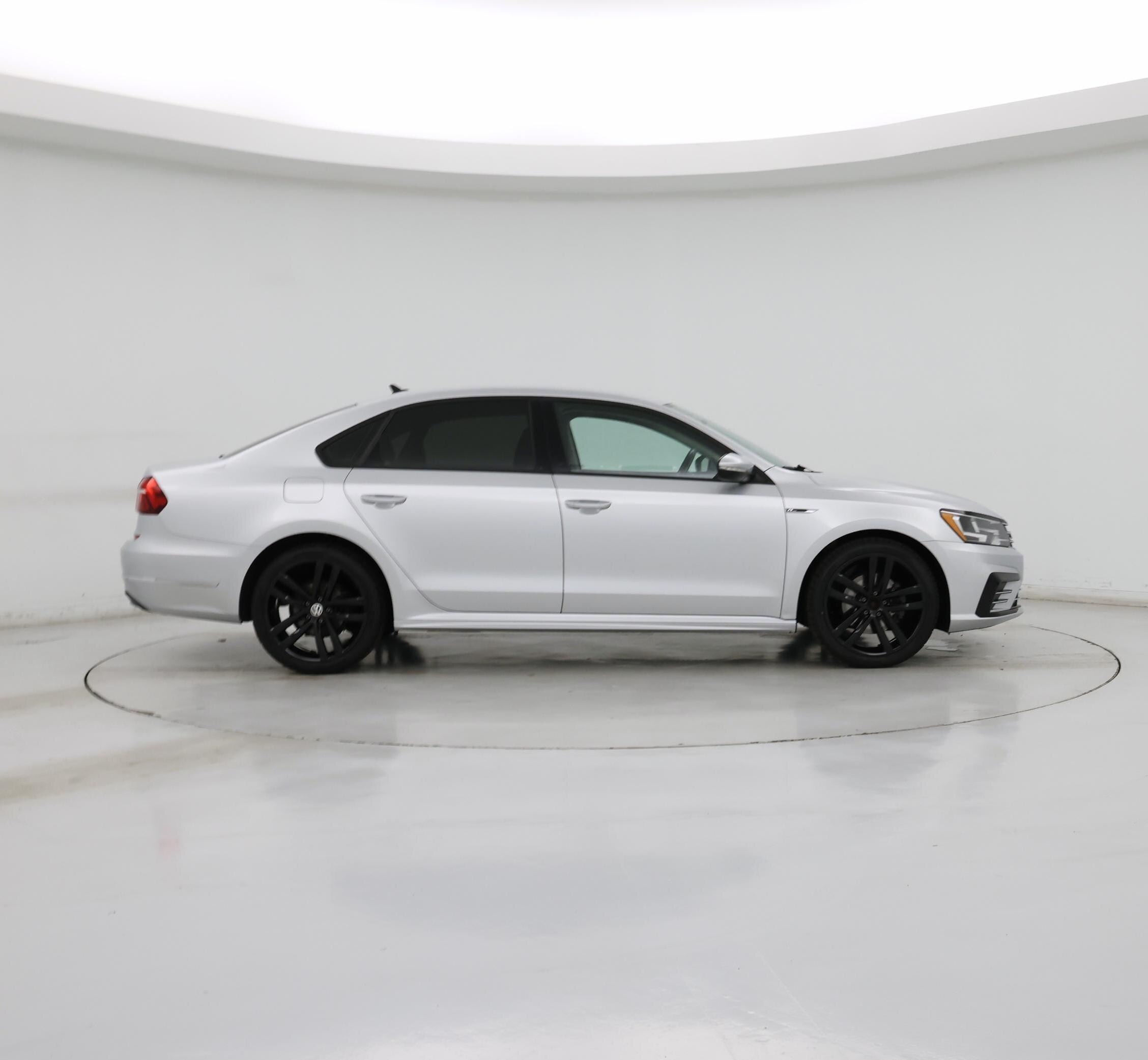 Thumbnail: 2018 Volkswagen Passat - 7