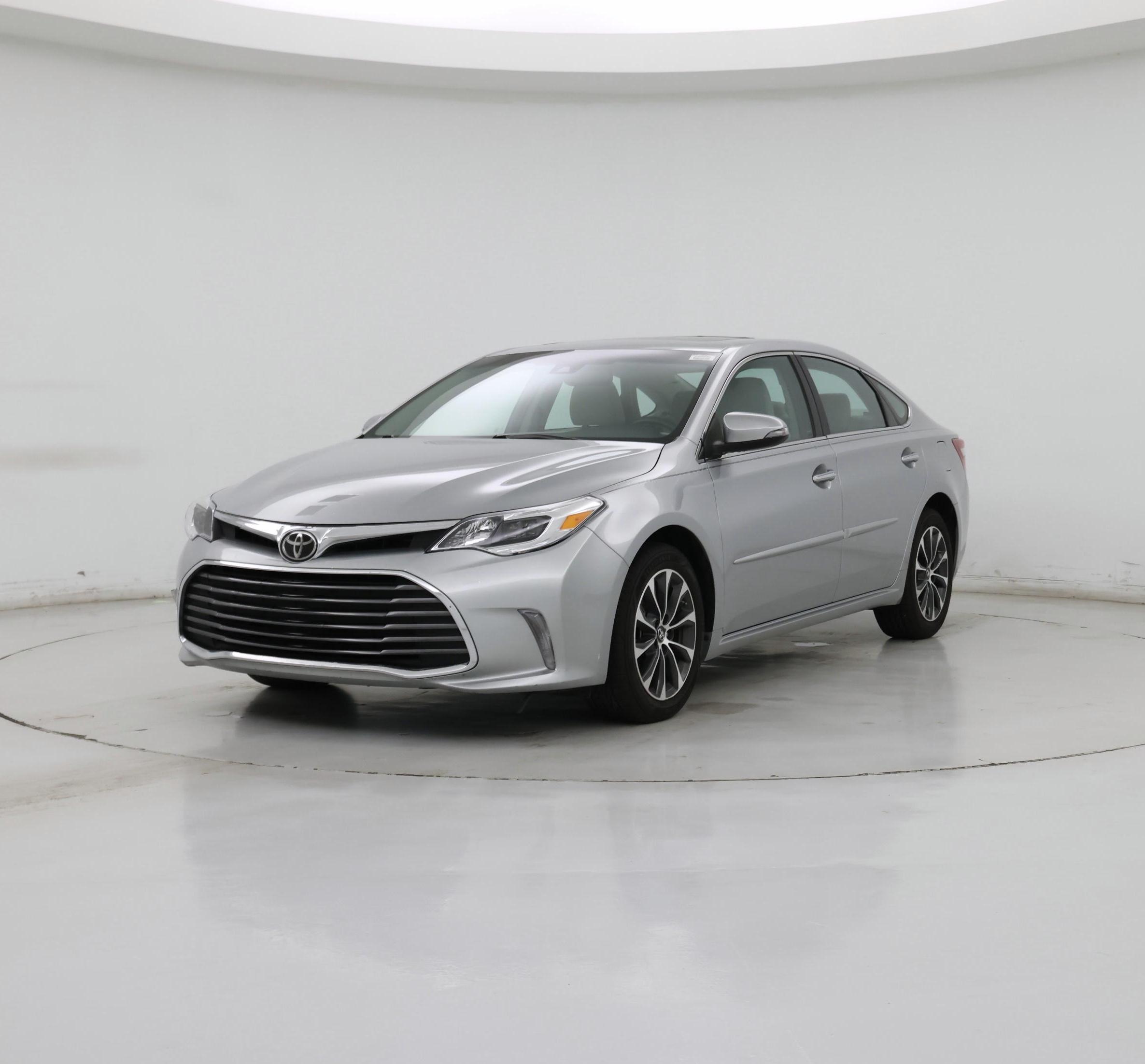 Thumbnail: 2017 Toyota Avalon - 4