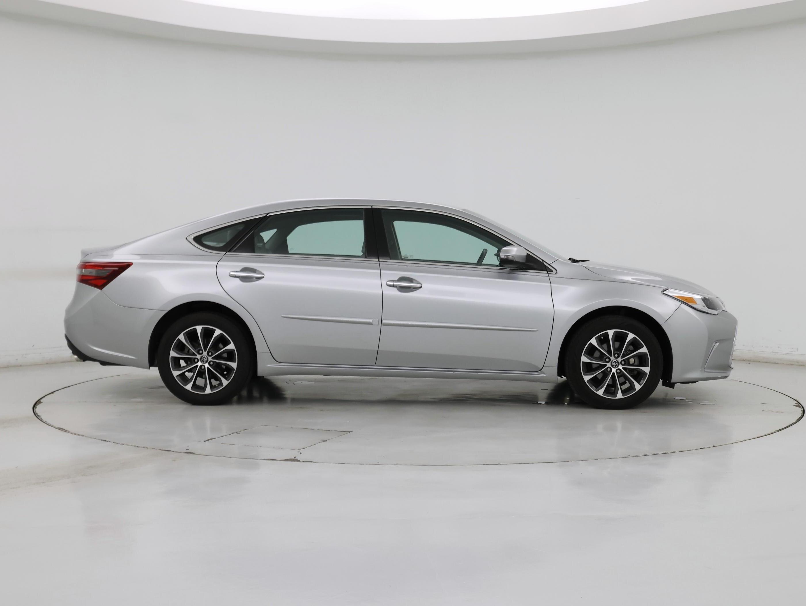 Thumbnail: 2017 Toyota Avalon - 7