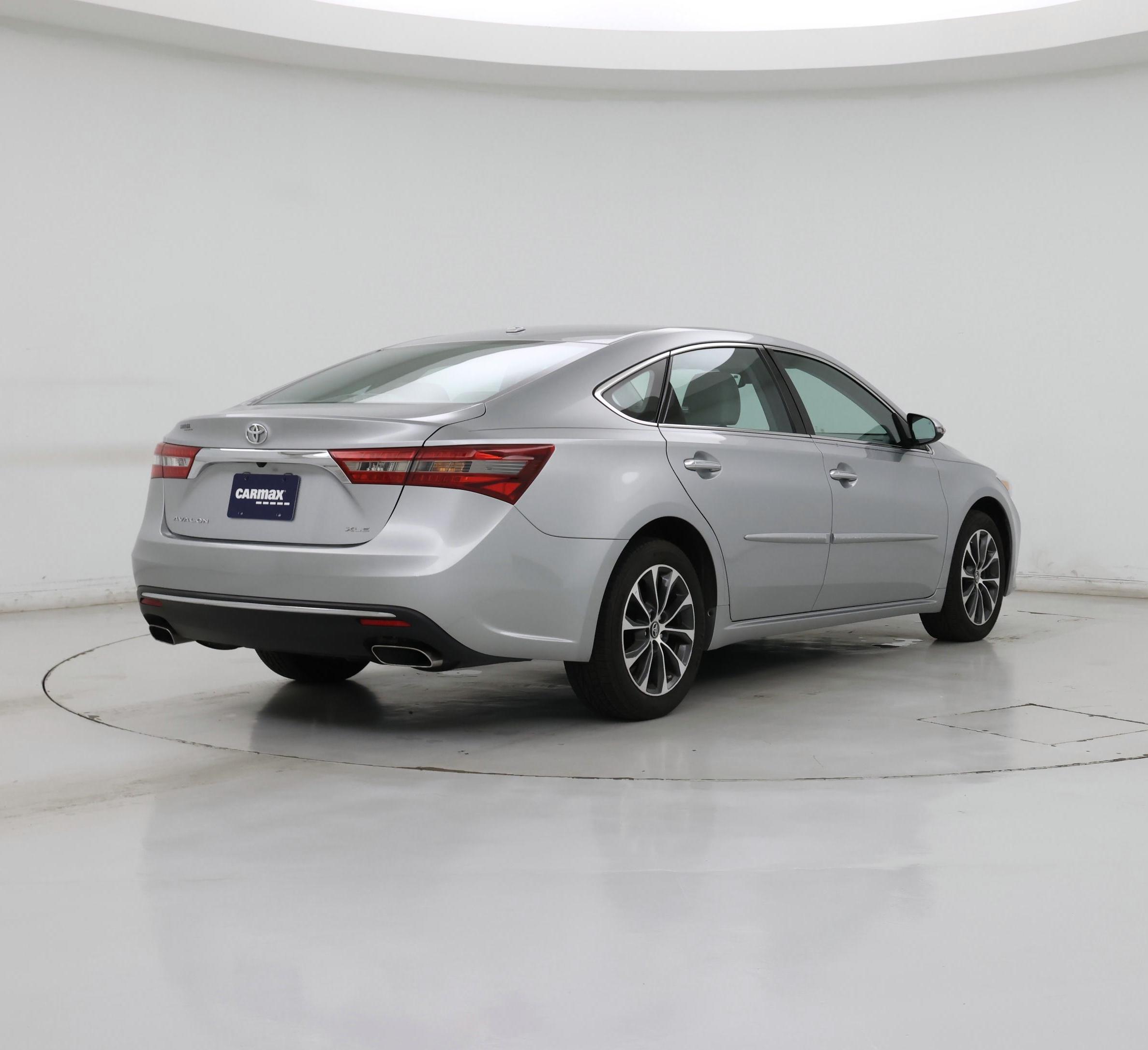 Thumbnail: 2017 Toyota Avalon - 8