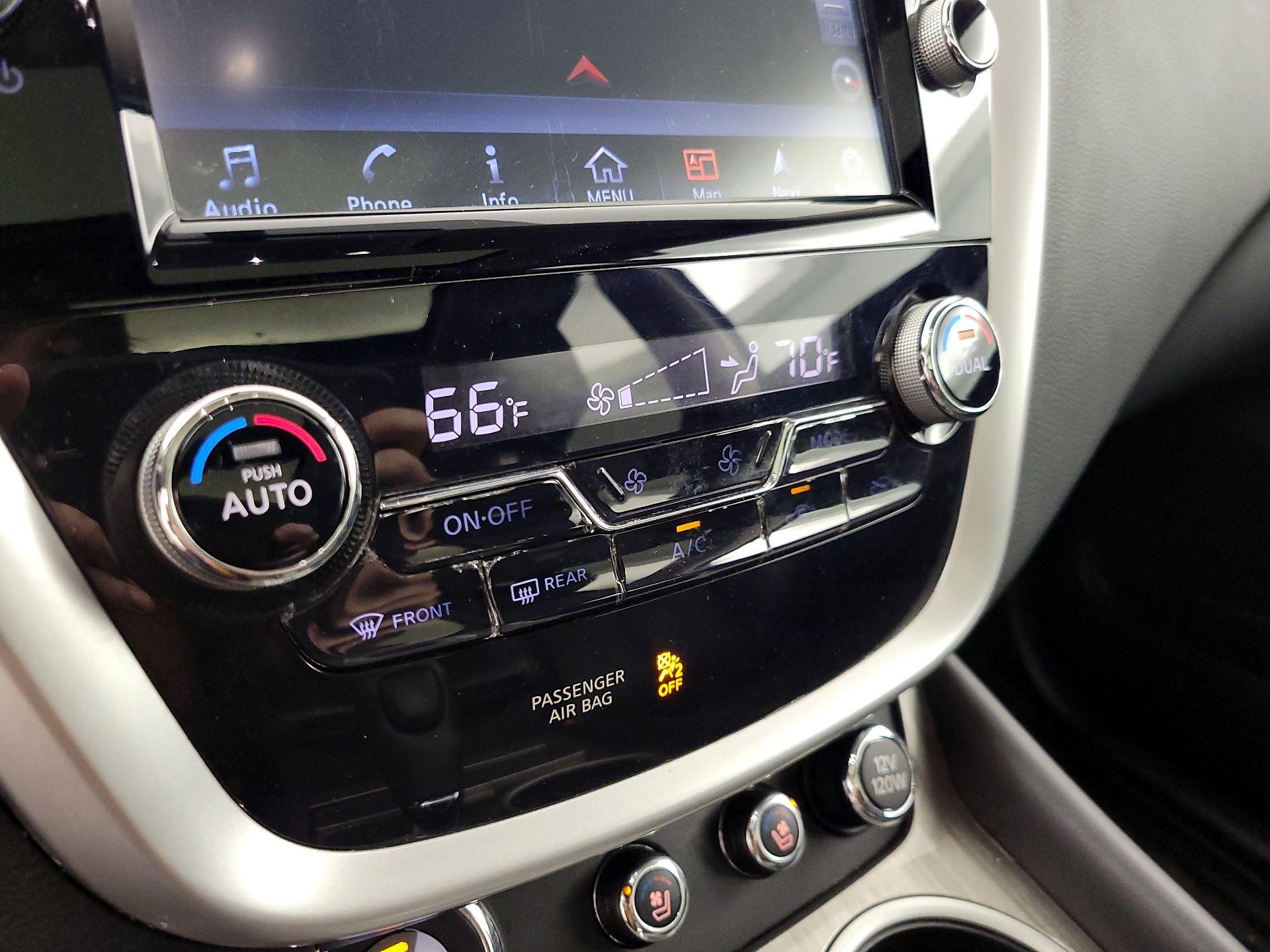 Thumbnail: 2015 Nissan Murano - 17